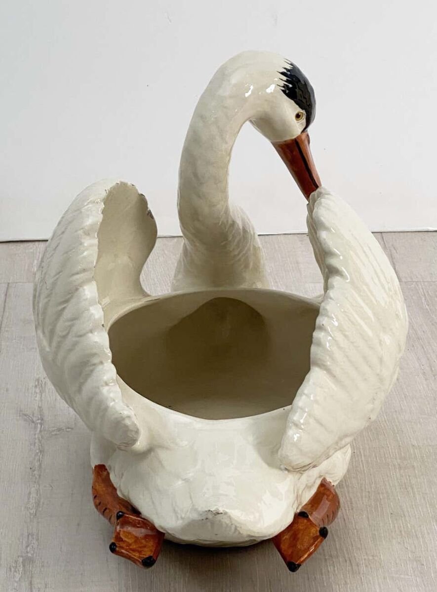 aa615_swan_vase_87__master