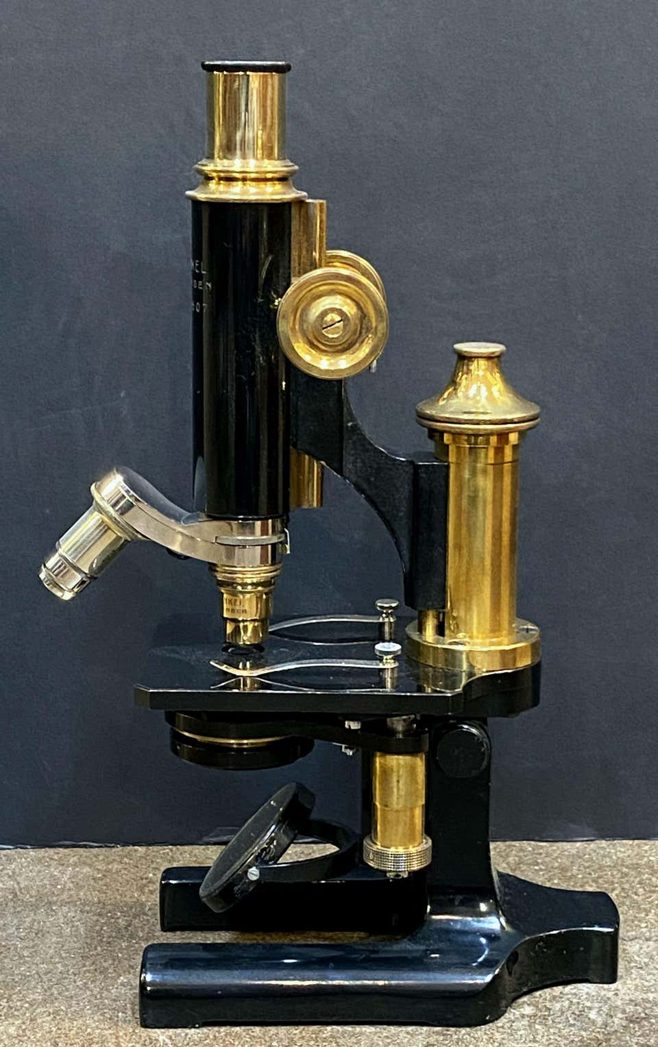 bb040_microscope_with_box_72__master