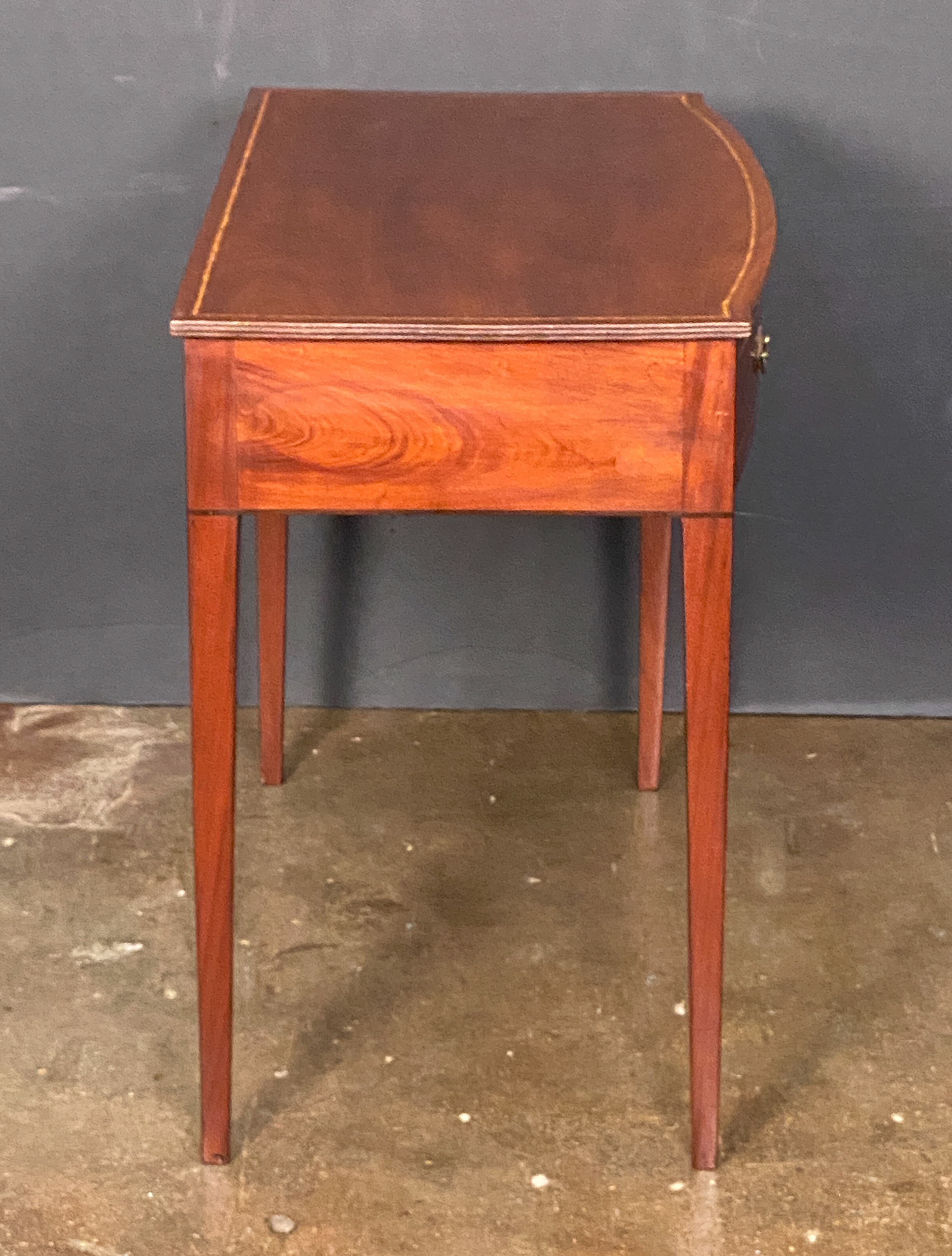 bb140_english_mahogany_writing_table_51