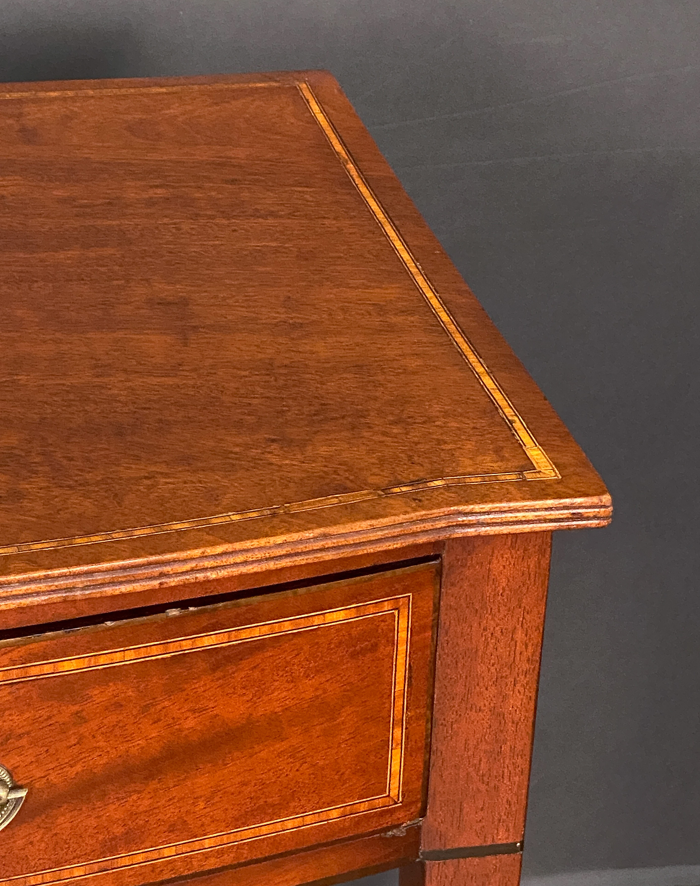 bb140_english_mahogany_writing_table_60