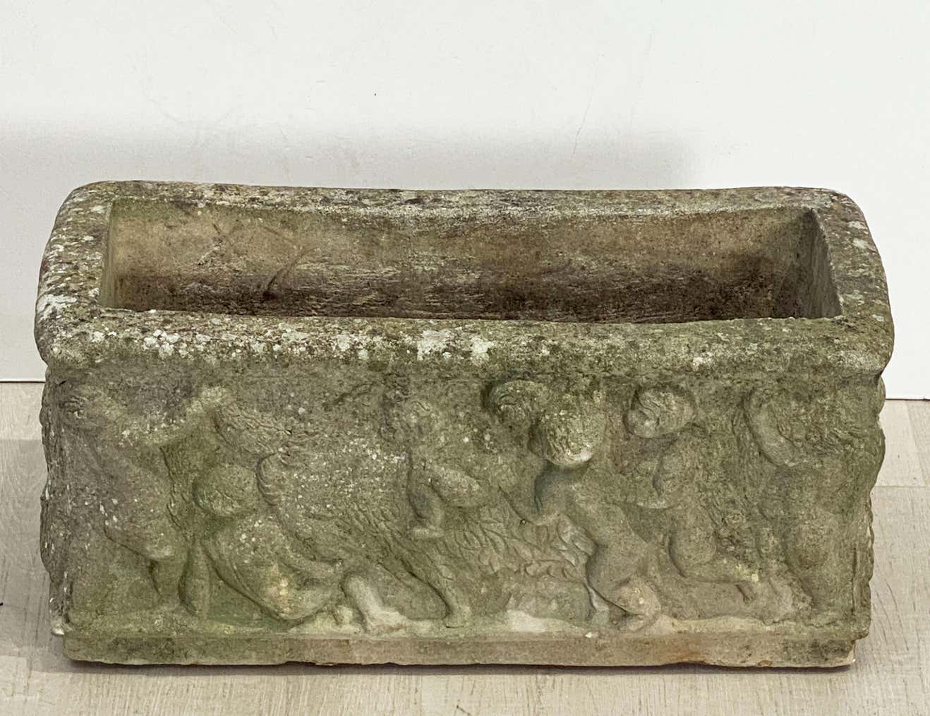 bb649_stone_trough_with_cherubs_32__master