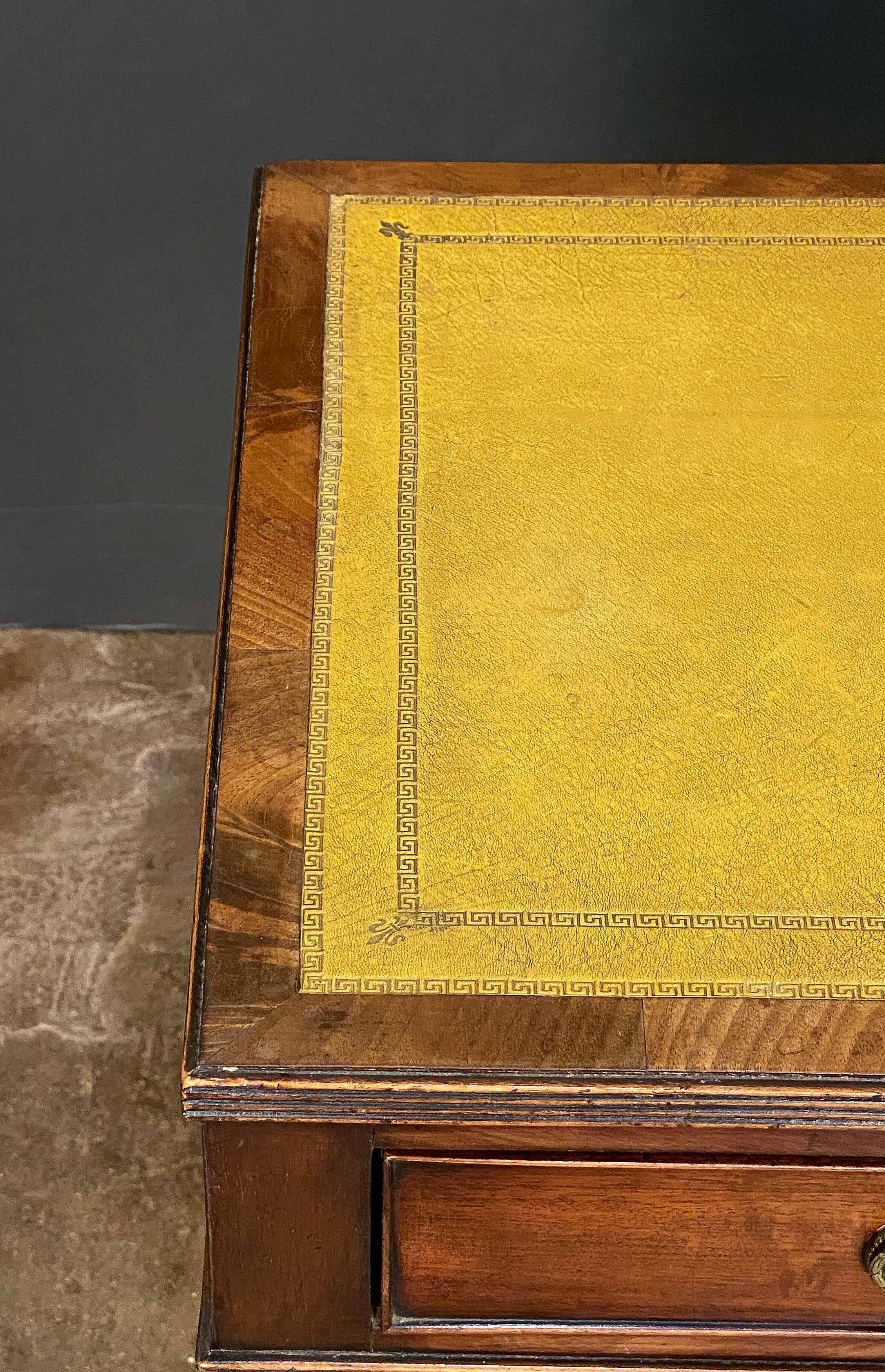 cc119_english_writing_table_with_leather_top_38