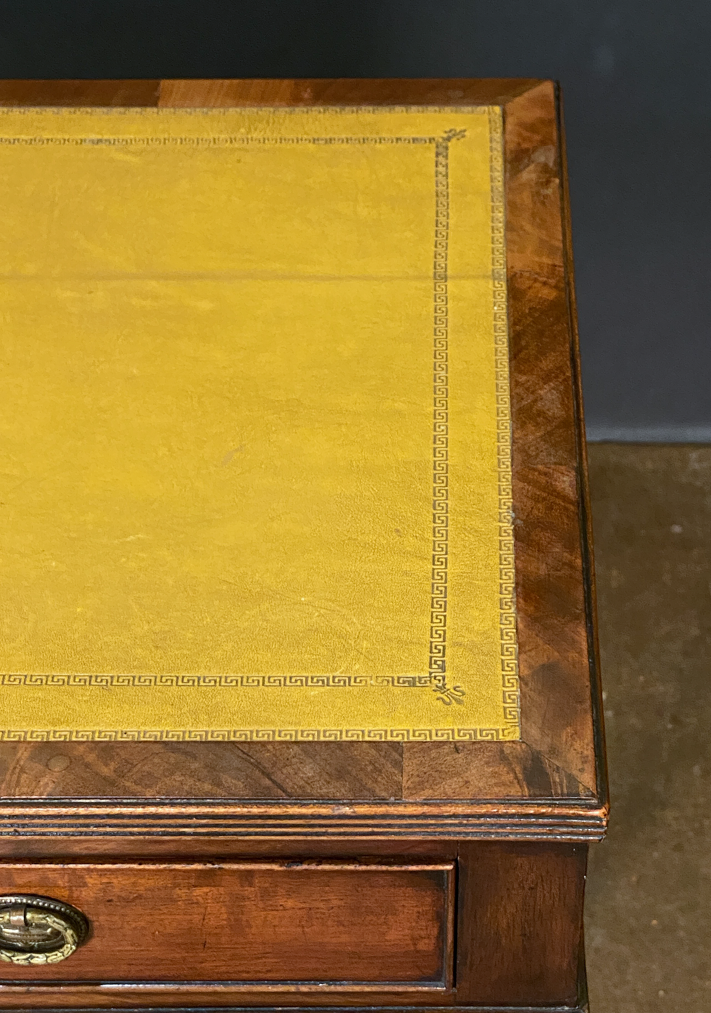 cc119_english_writing_table_with_leather_top_39