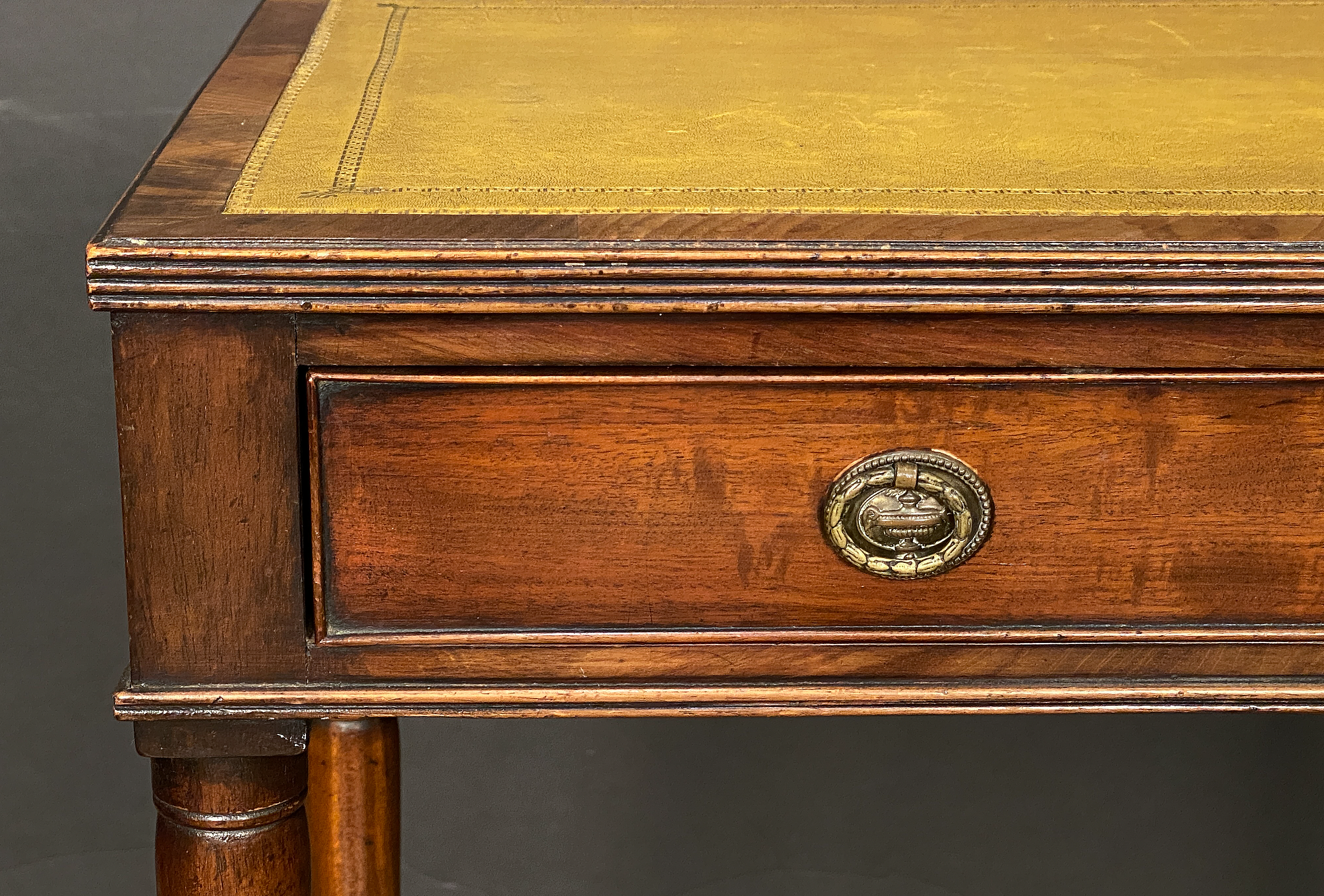 cc119_english_writing_table_with_leather_top_41