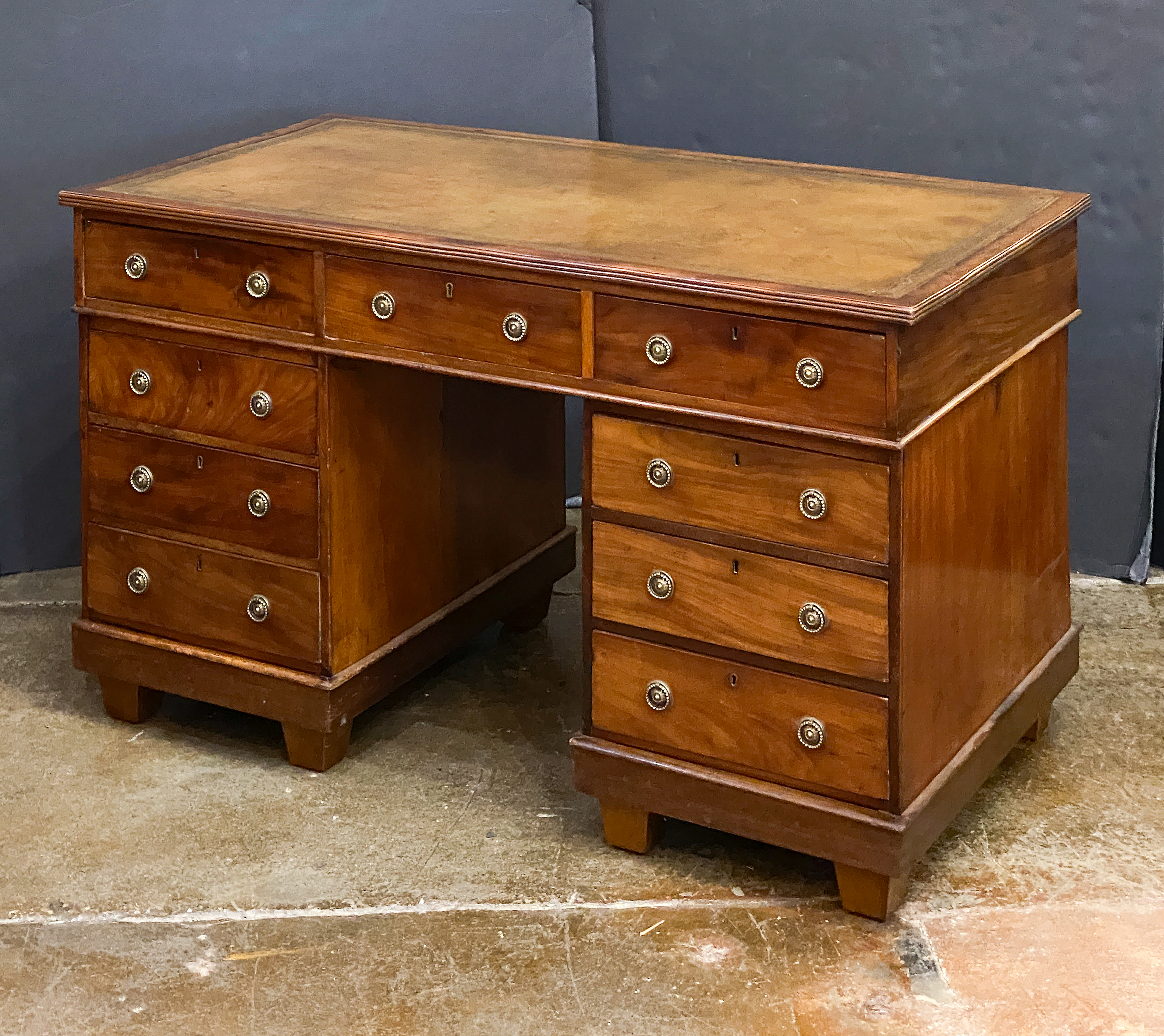 cc120_english_mahogany_double_pedestal_desk_34