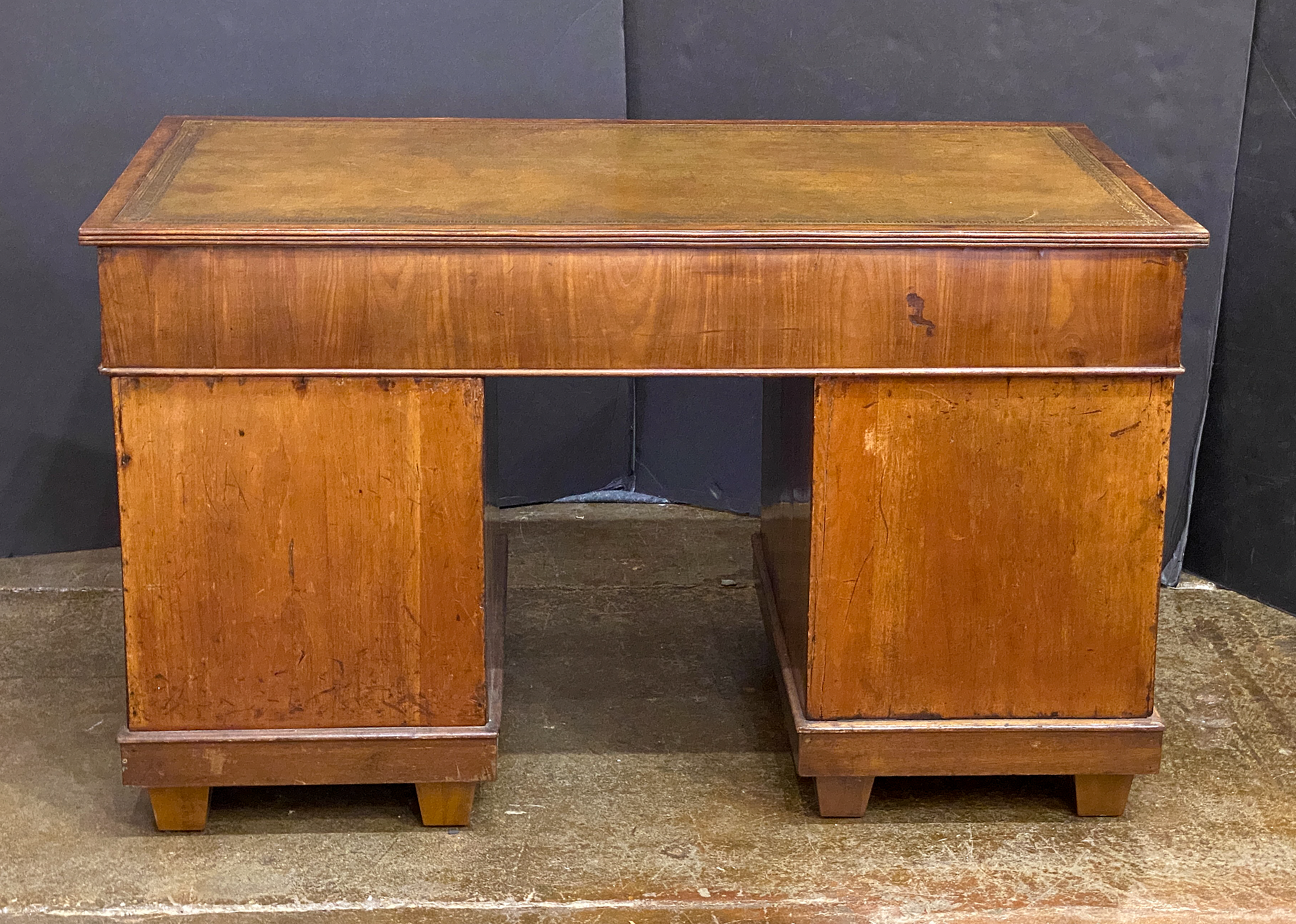 cc120_english_mahogany_double_pedestal_desk_51