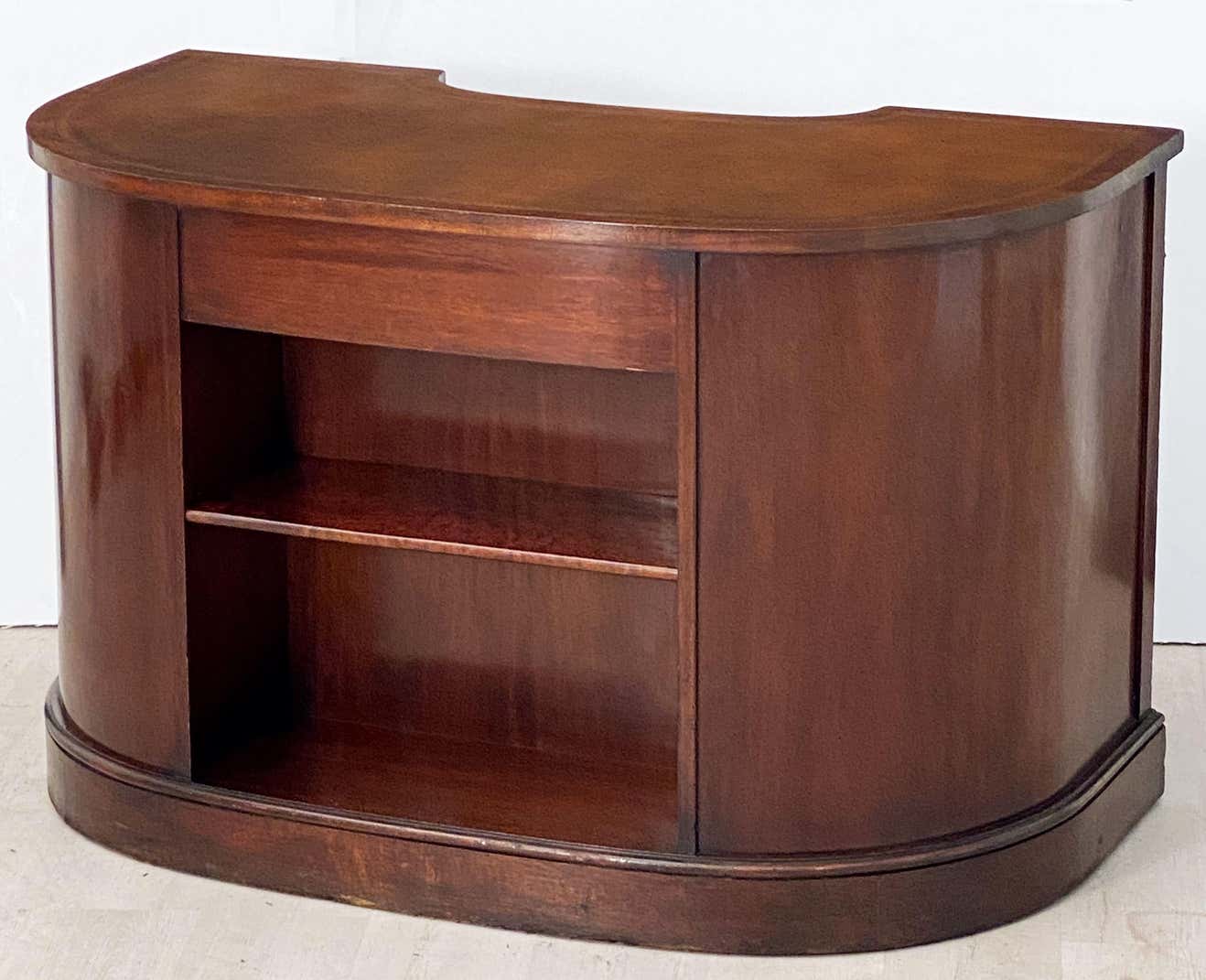 cc132_kidney_desk_58__master