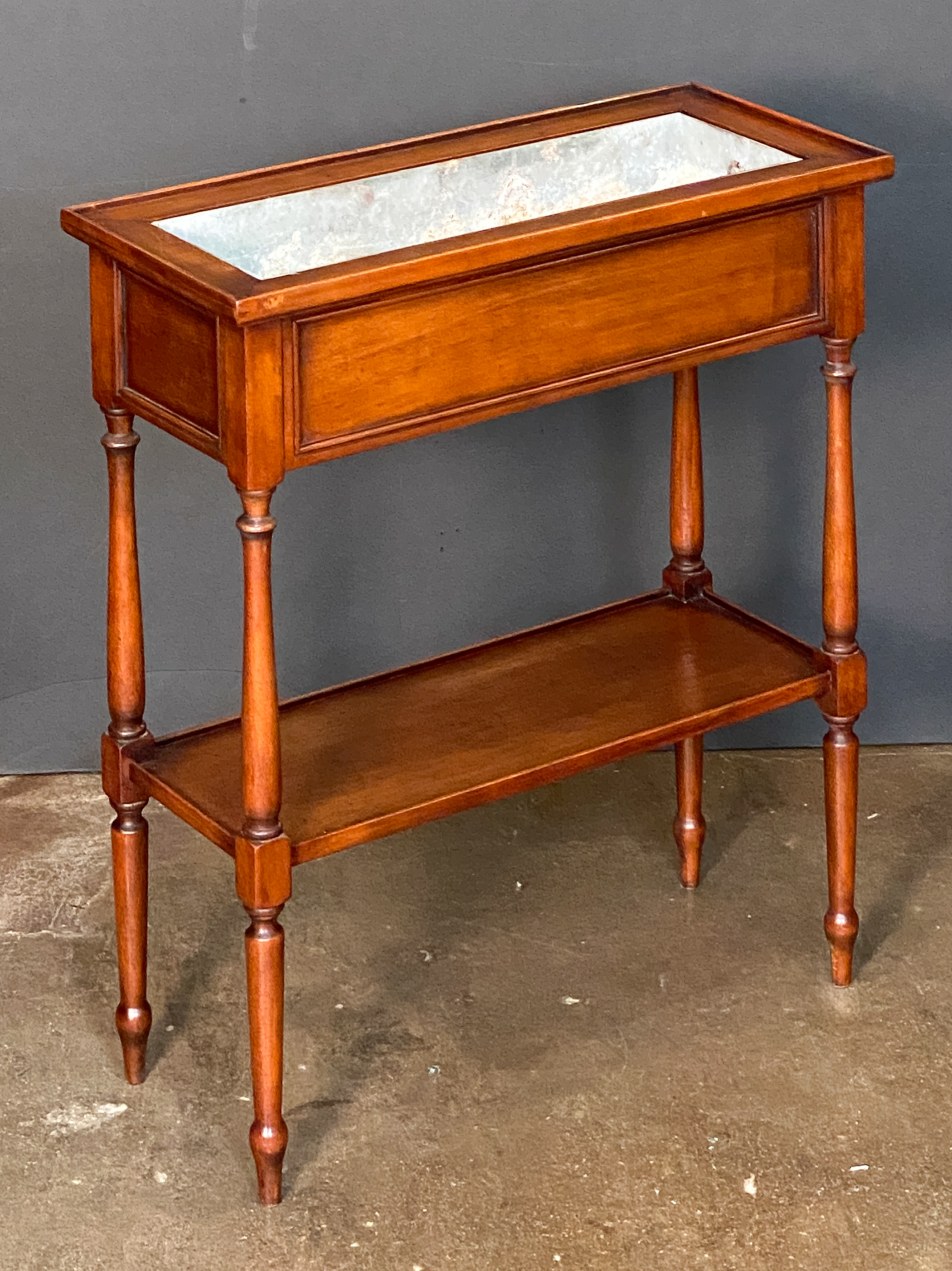 cc140_planter_1_l_e_a_d