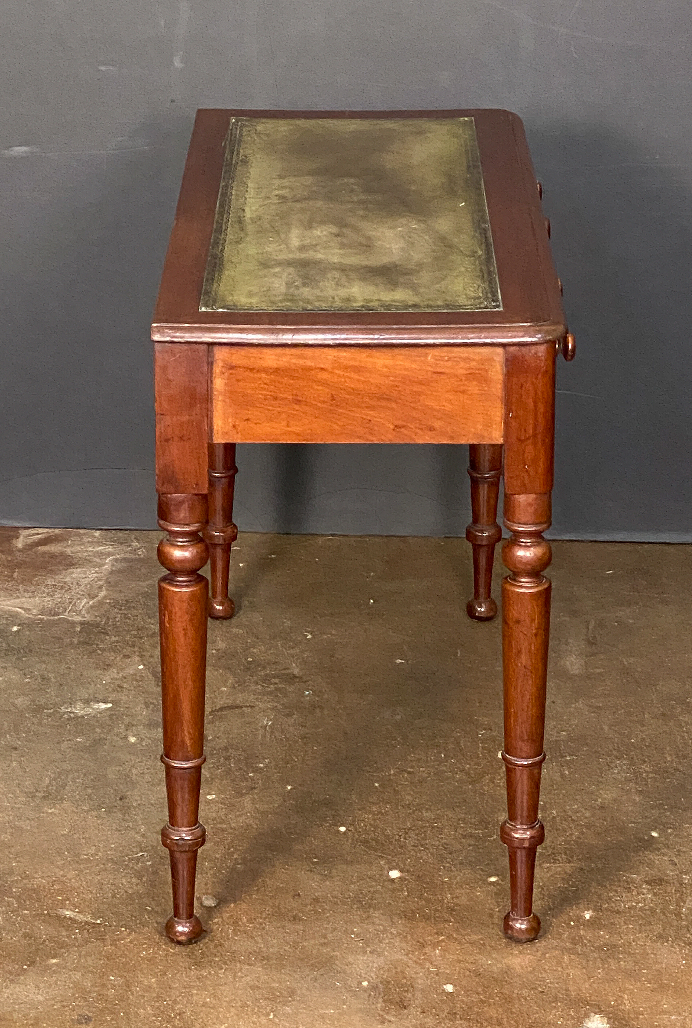 cc191_english_writing_desk_41_165485120