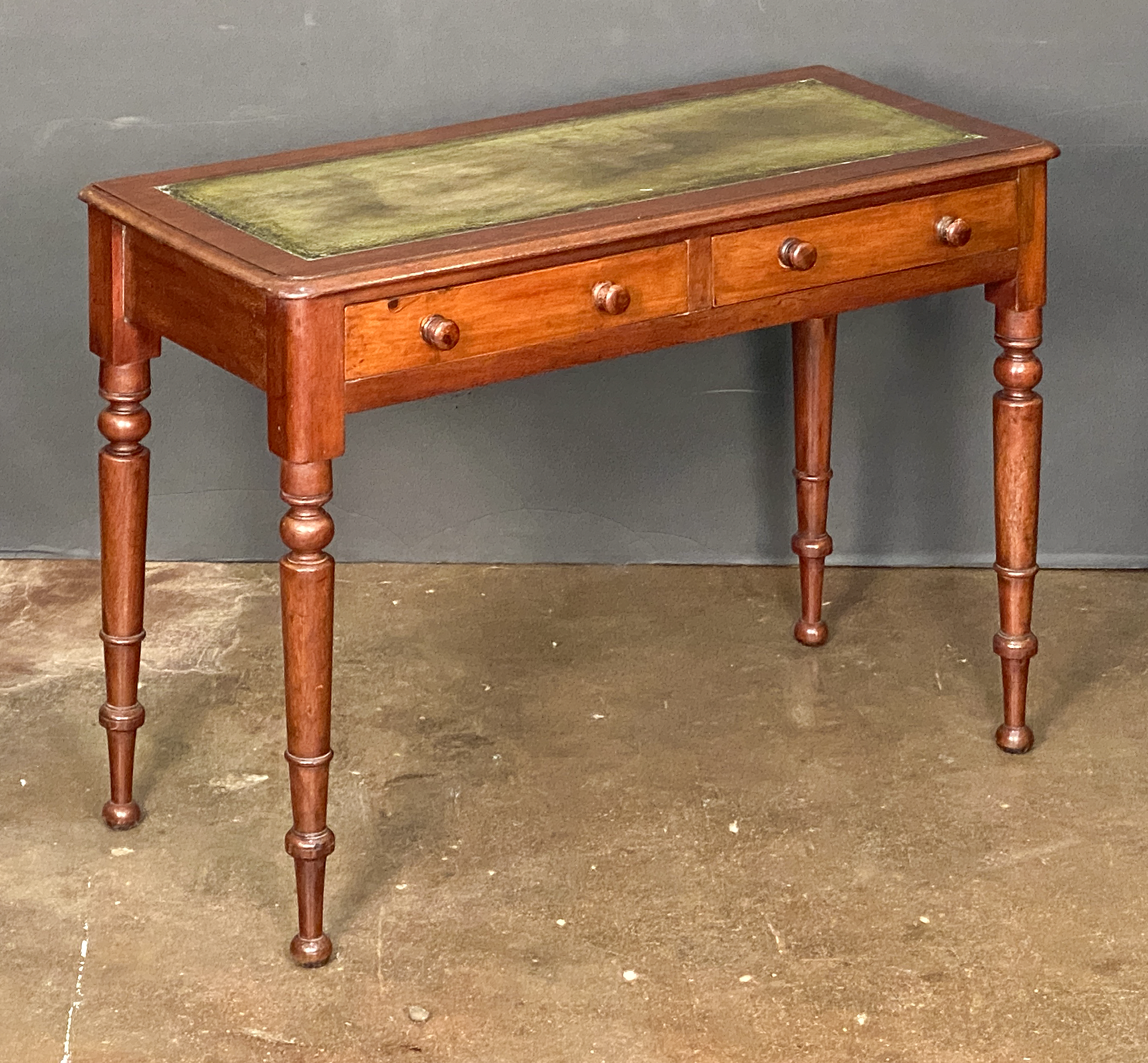 cc191_english_writing_desk_46_1882970131