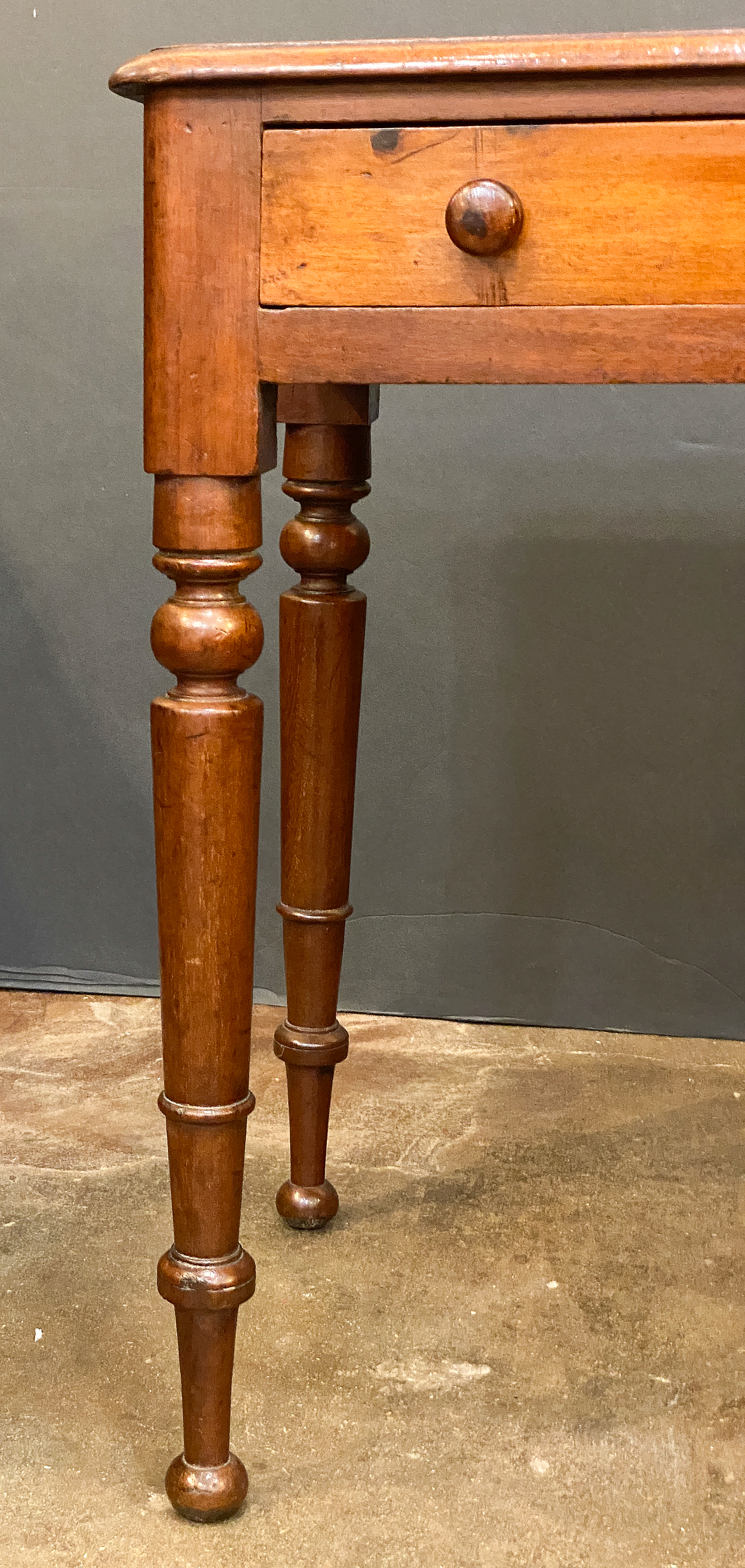 cc191_english_writing_desk_49_1321873580