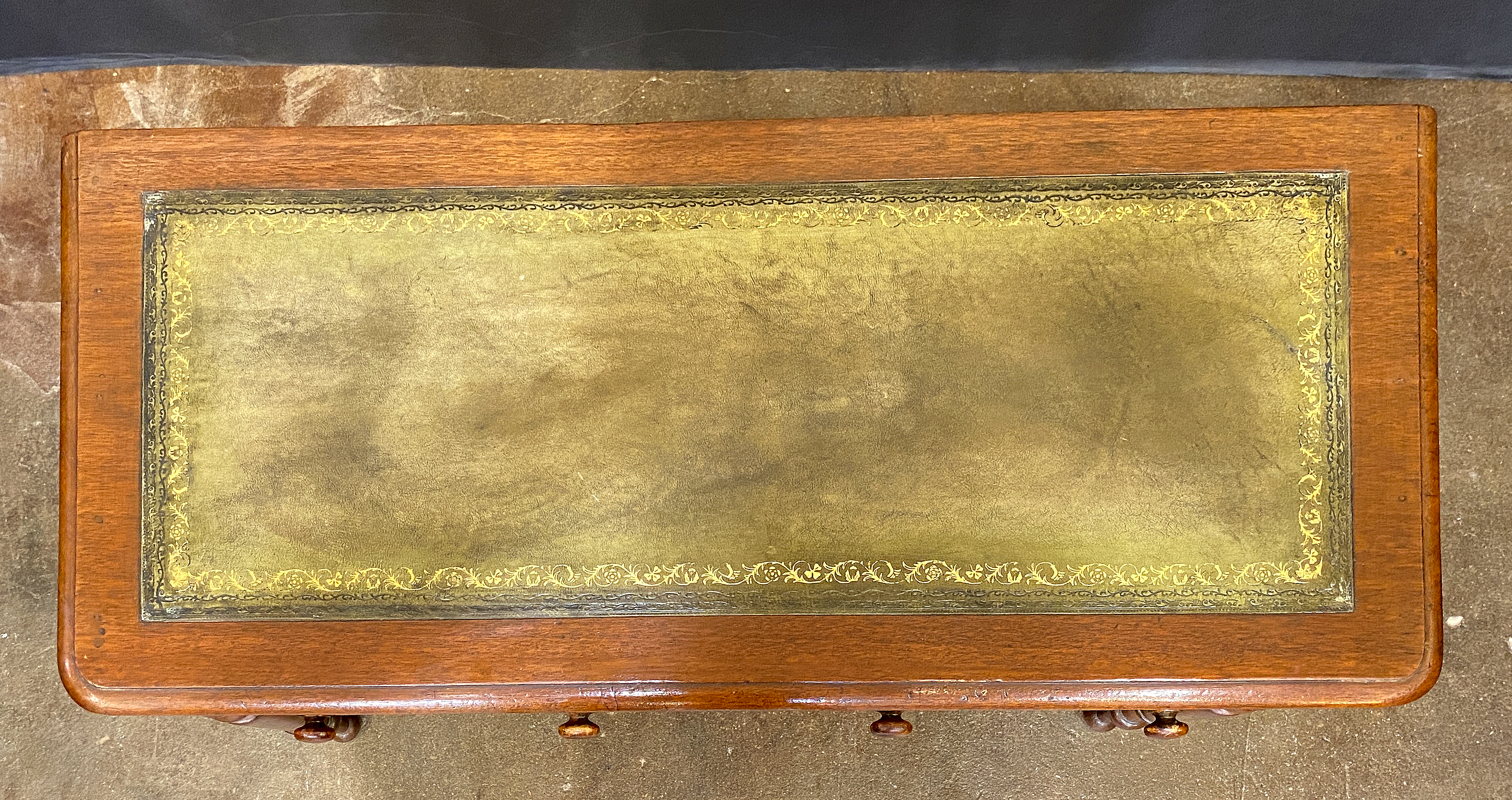 cc191_english_writing_desk_62_1561412442