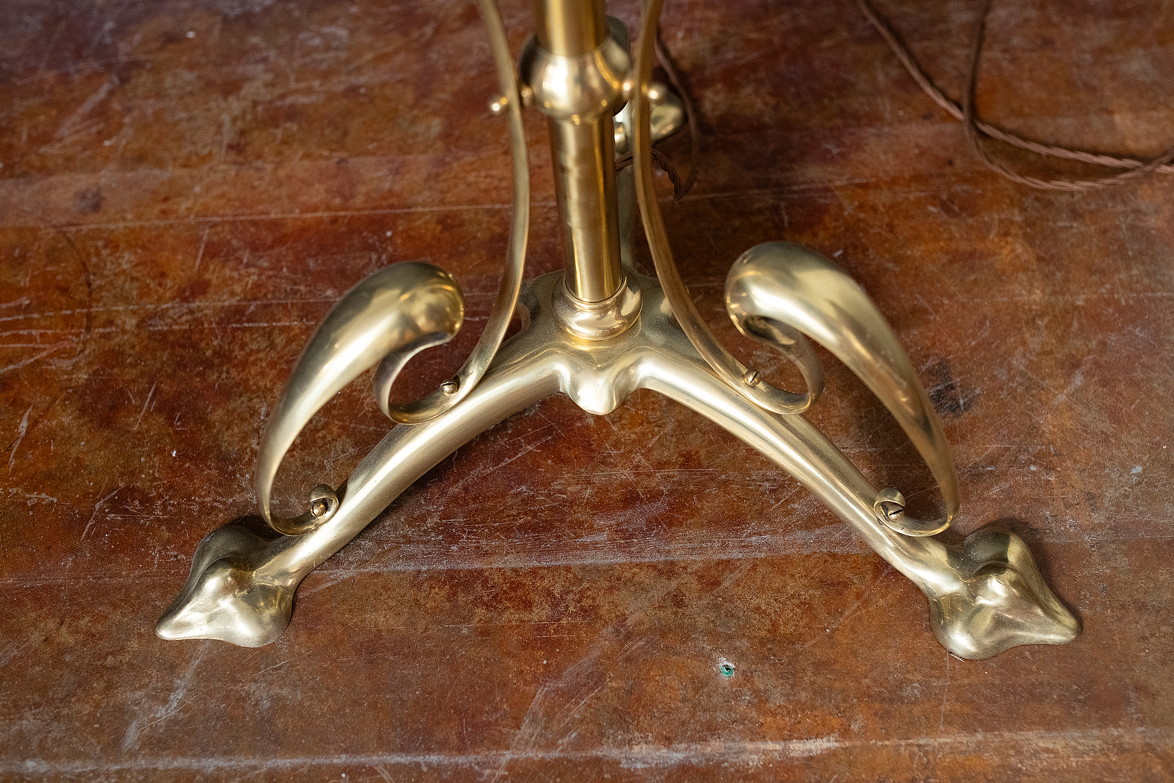 cc206_english_art_nouveau_floor_lamp_of_brass_and_marble_06