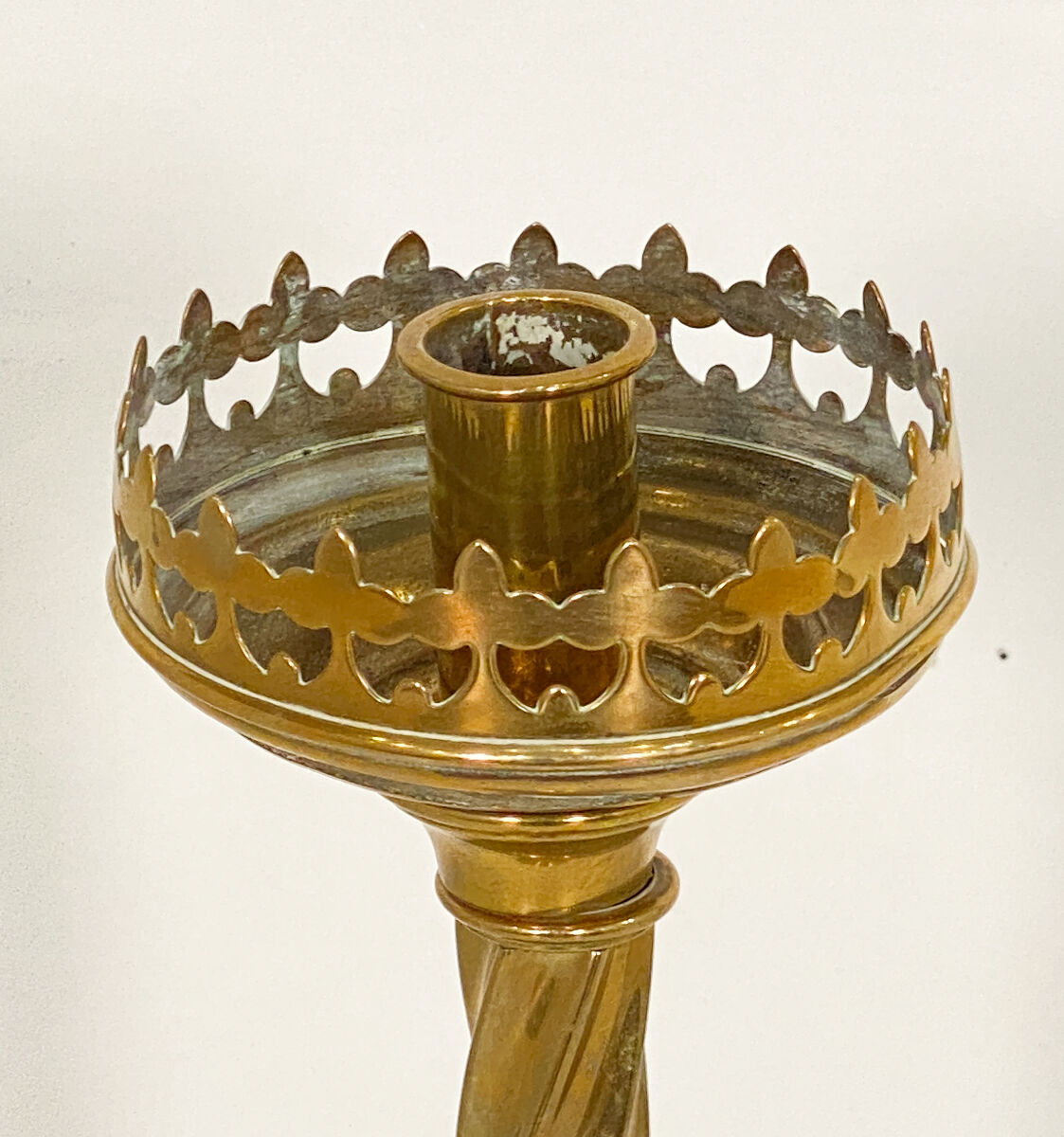 cc236_large_brass_candlesticks_23