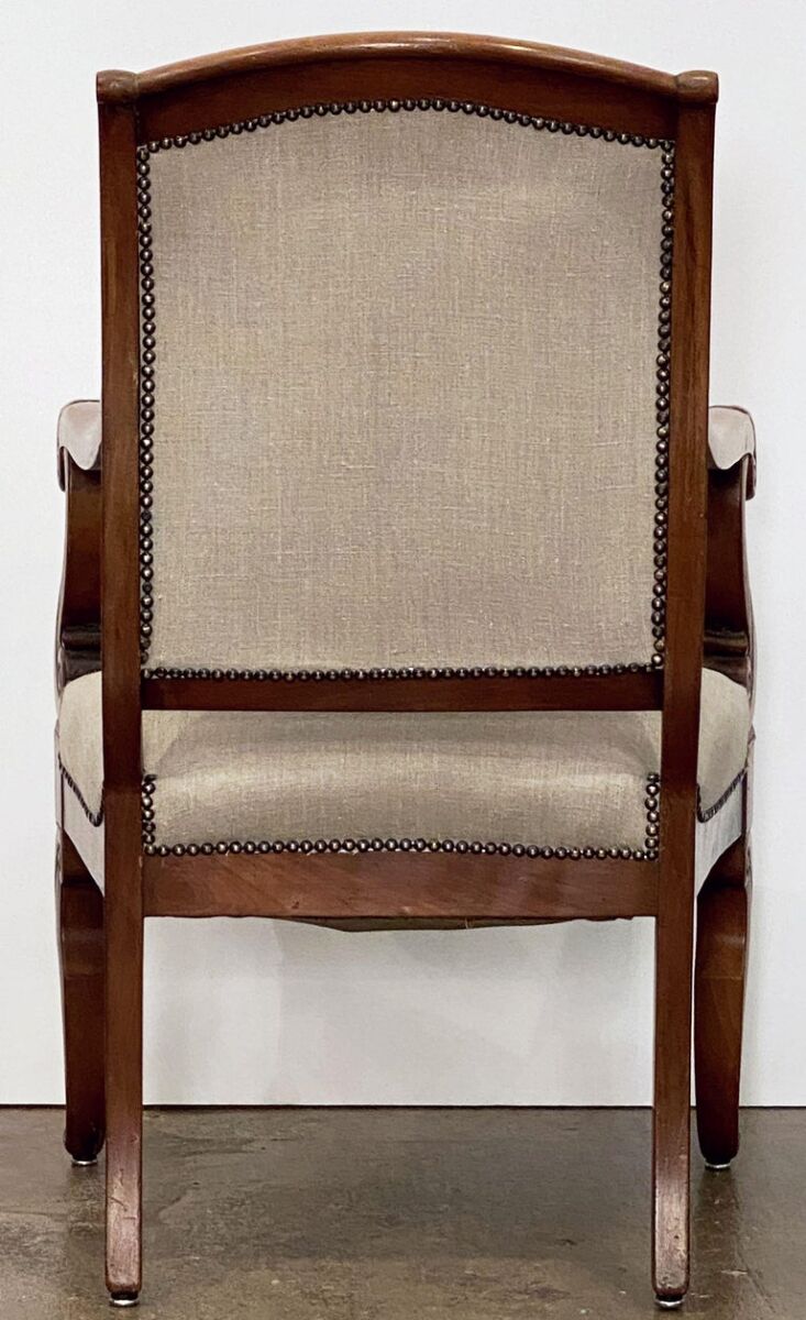 cc668_french_walnut_armchair_166__master