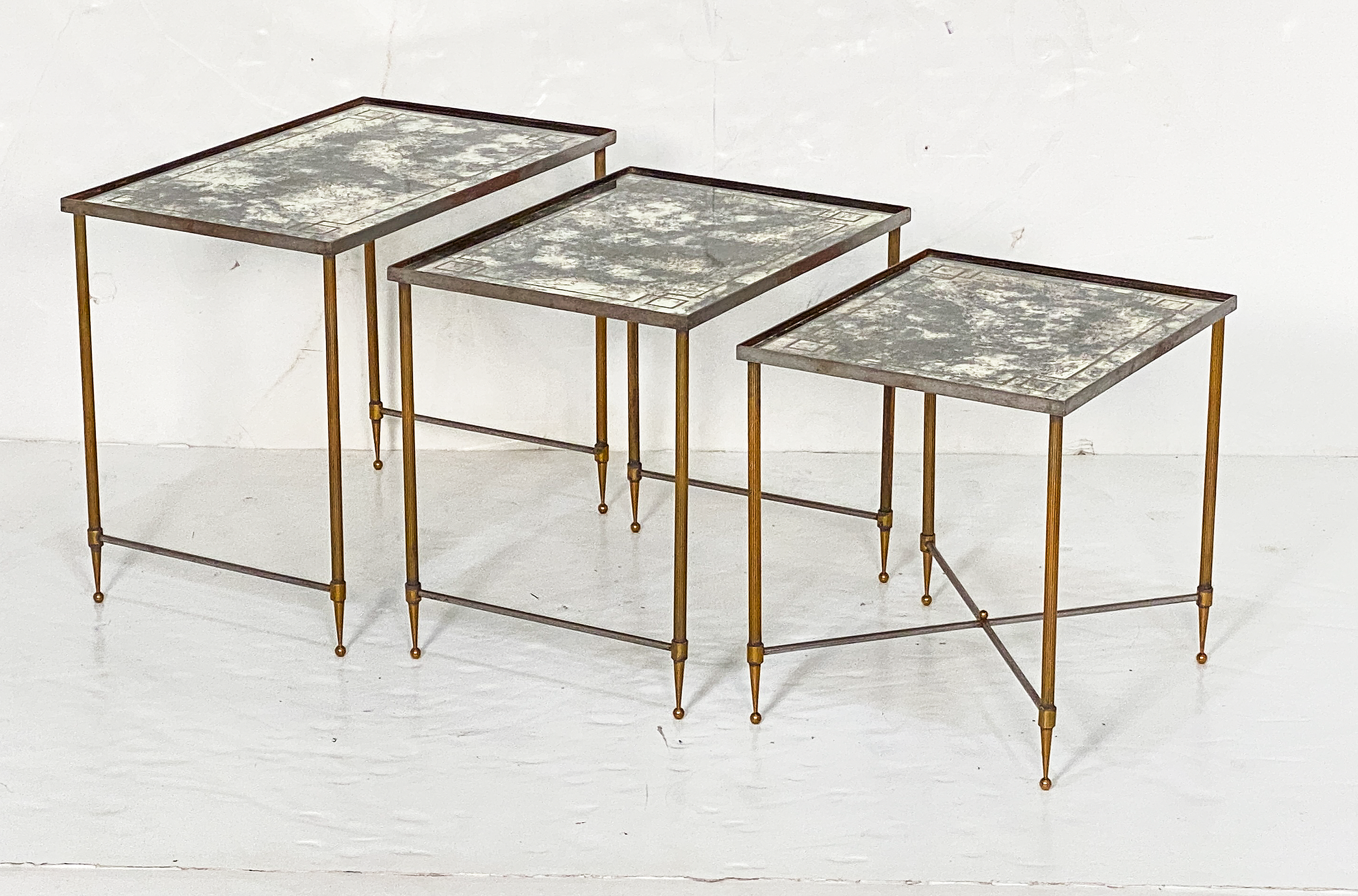 cc691_french_nesting_table_7