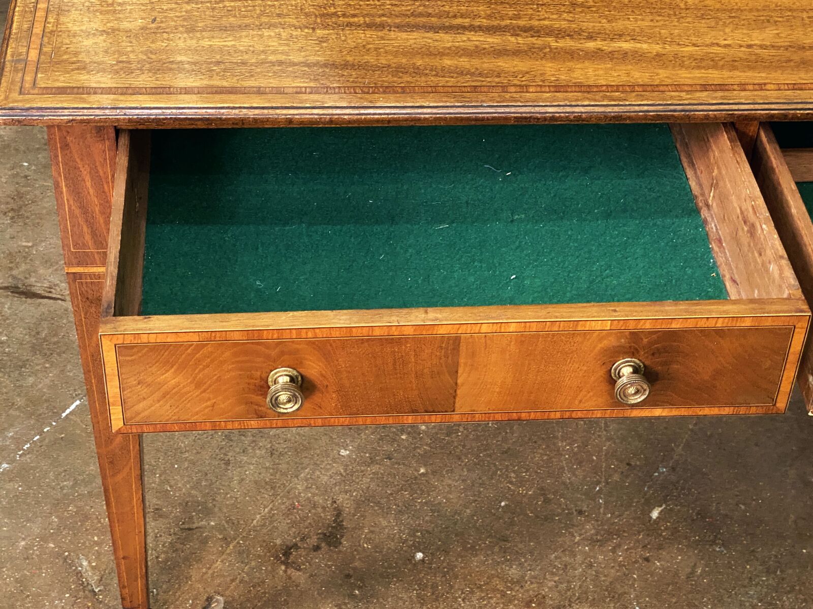 dd122_english_writing_table_of_inlaid_mahogany_22