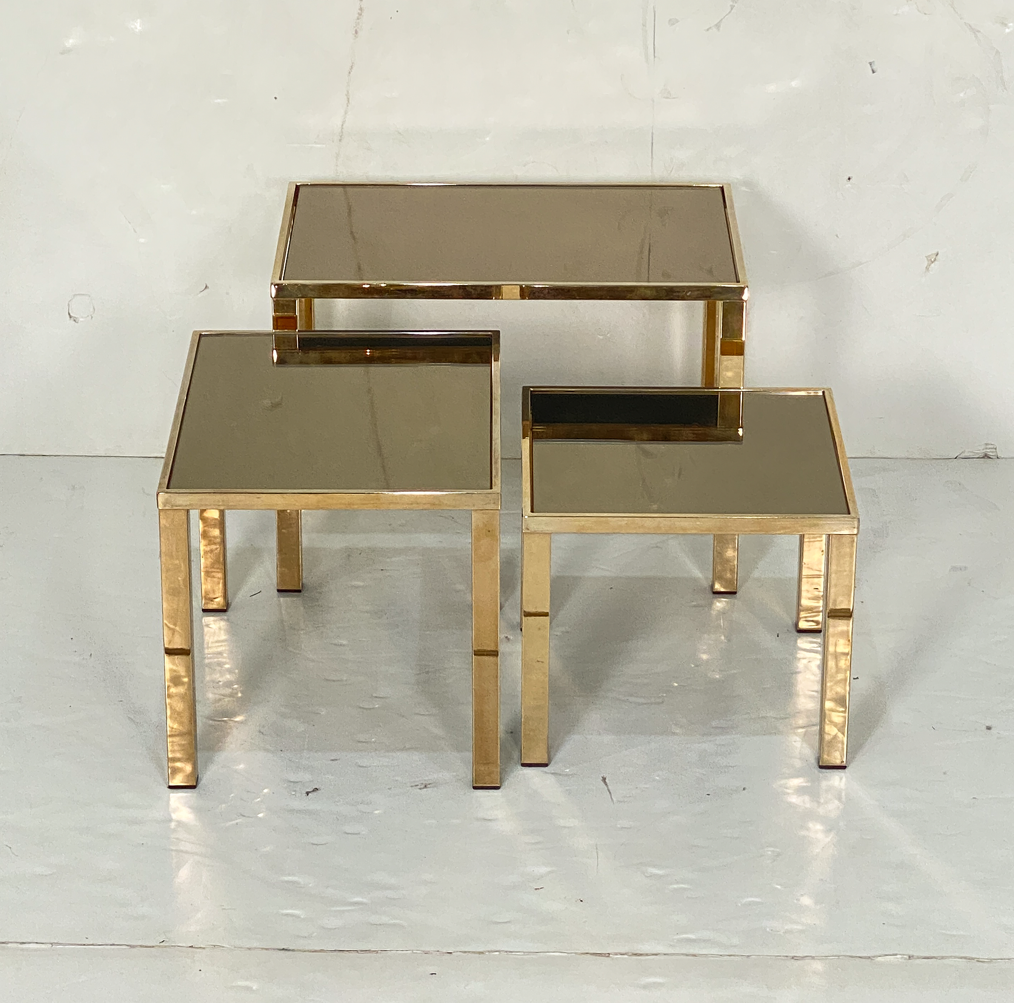 dd134_belgium_nesting_table_56