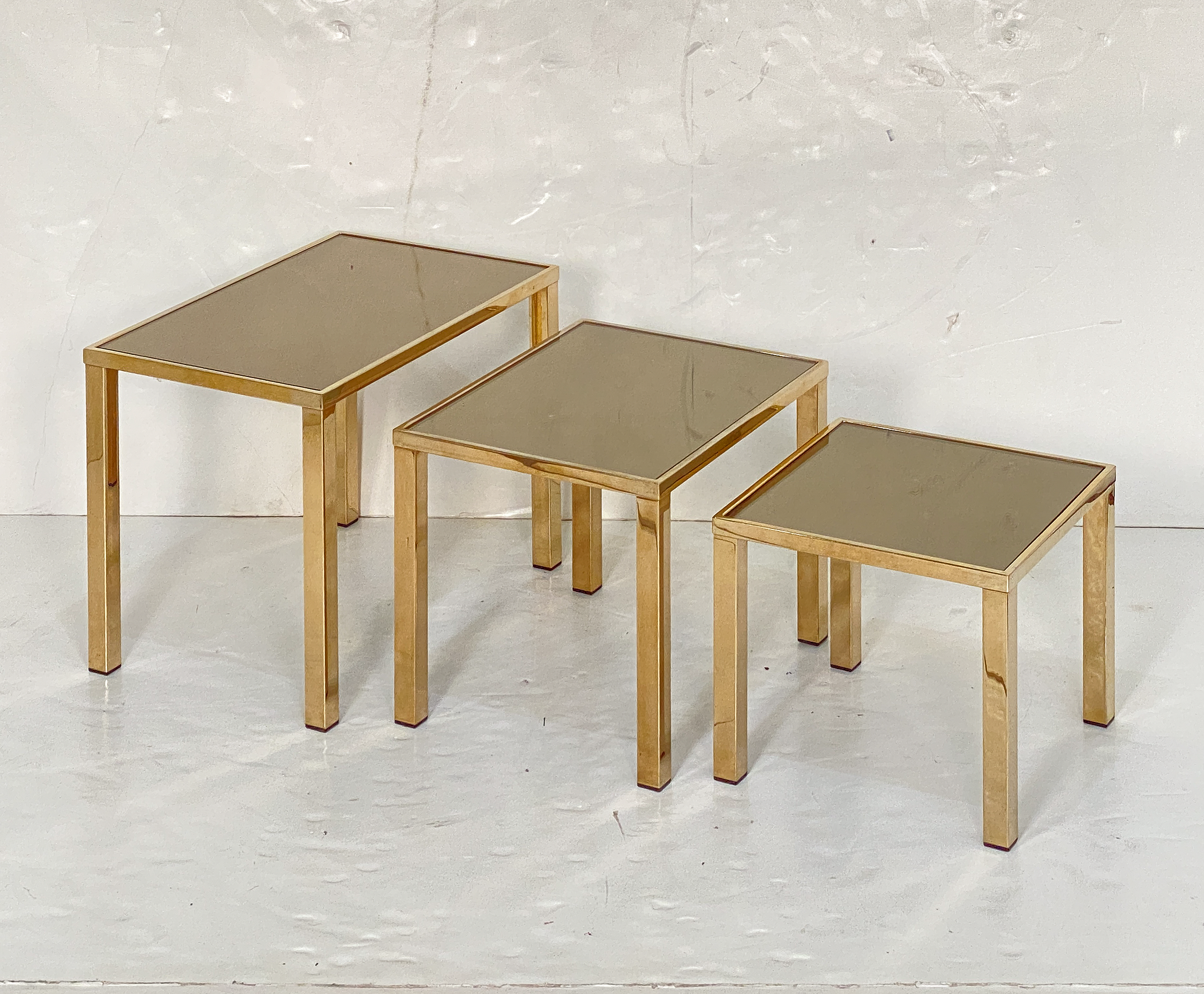 dd134_belgium_nesting_table_9