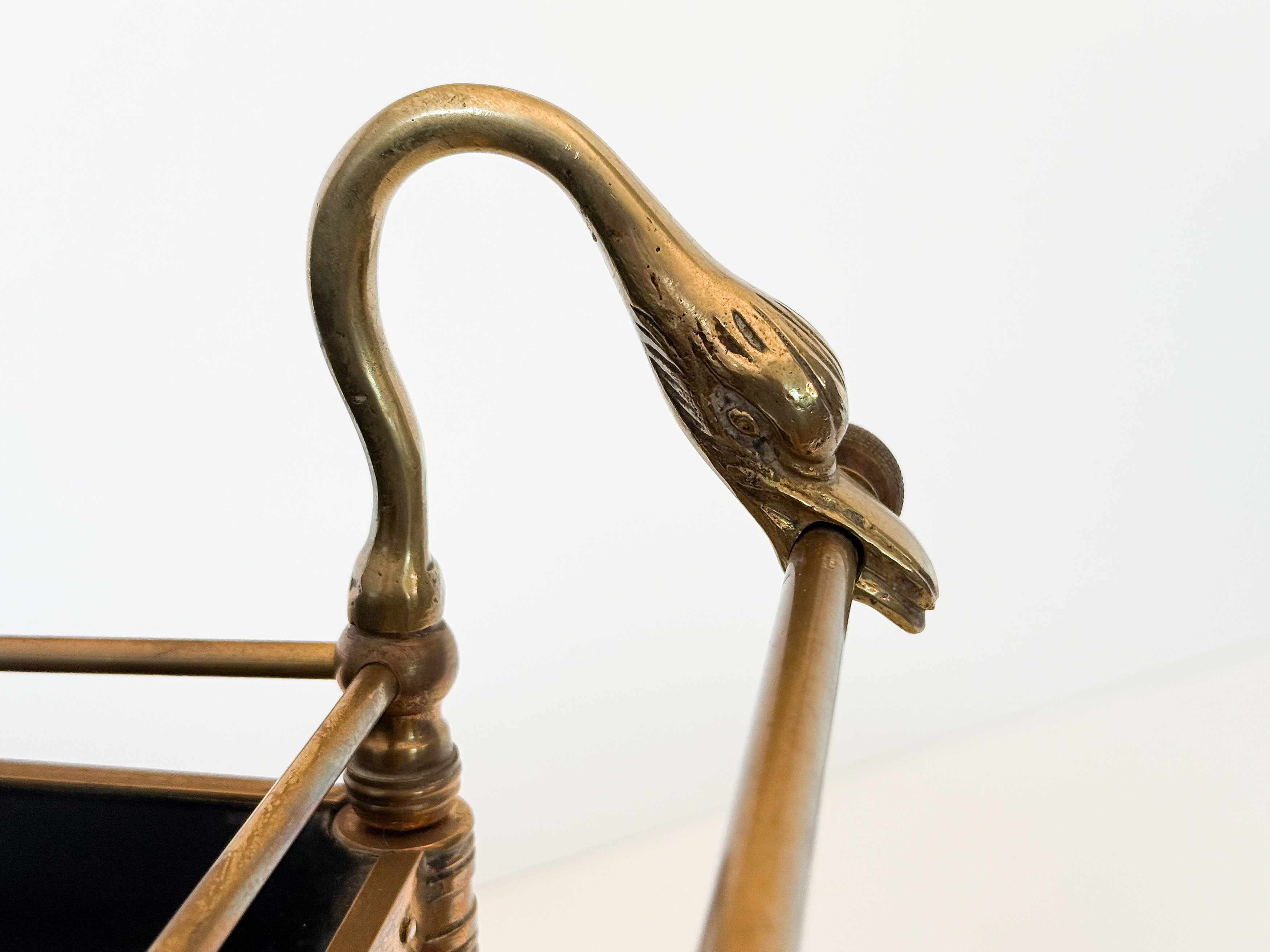 dd136_bar_cart_with_swan_handle_08