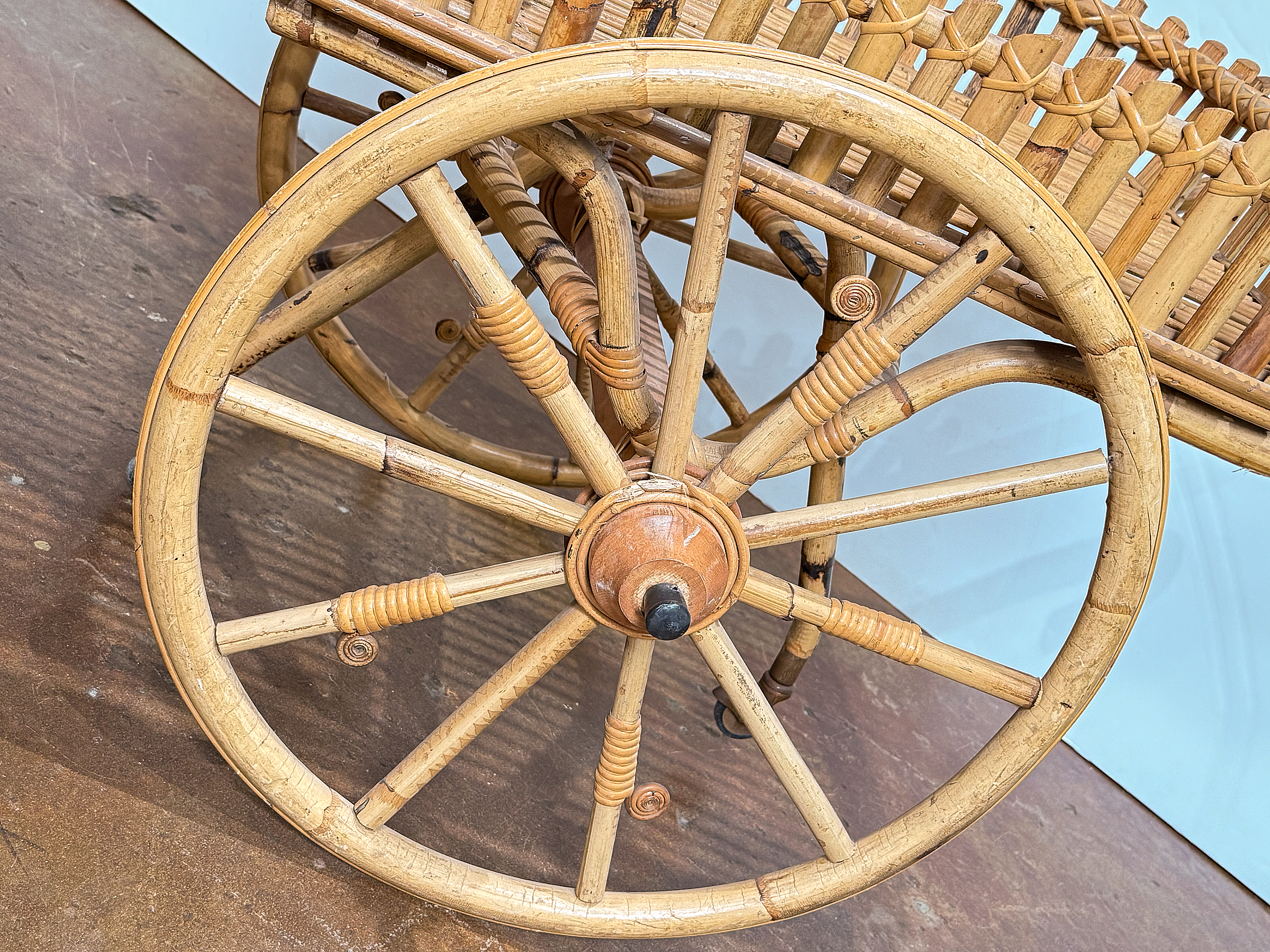 dd369_bamboo_2-wheel_cart_04