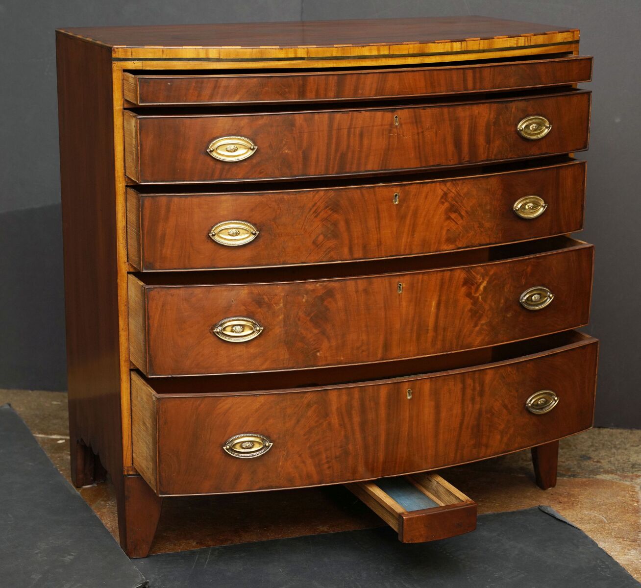 dd503_bow_front_chest_18