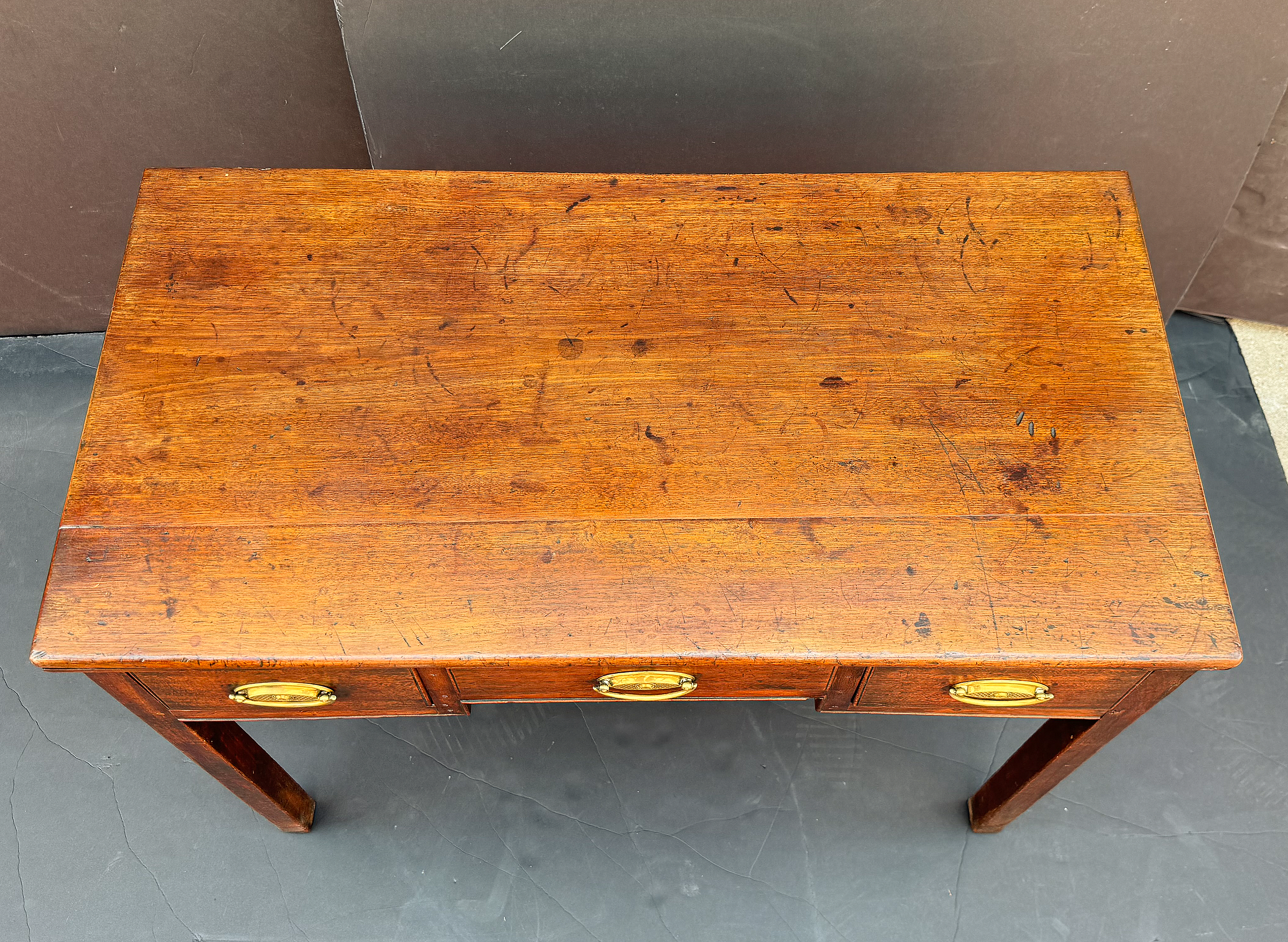 dd720_writing_table_22_465776002