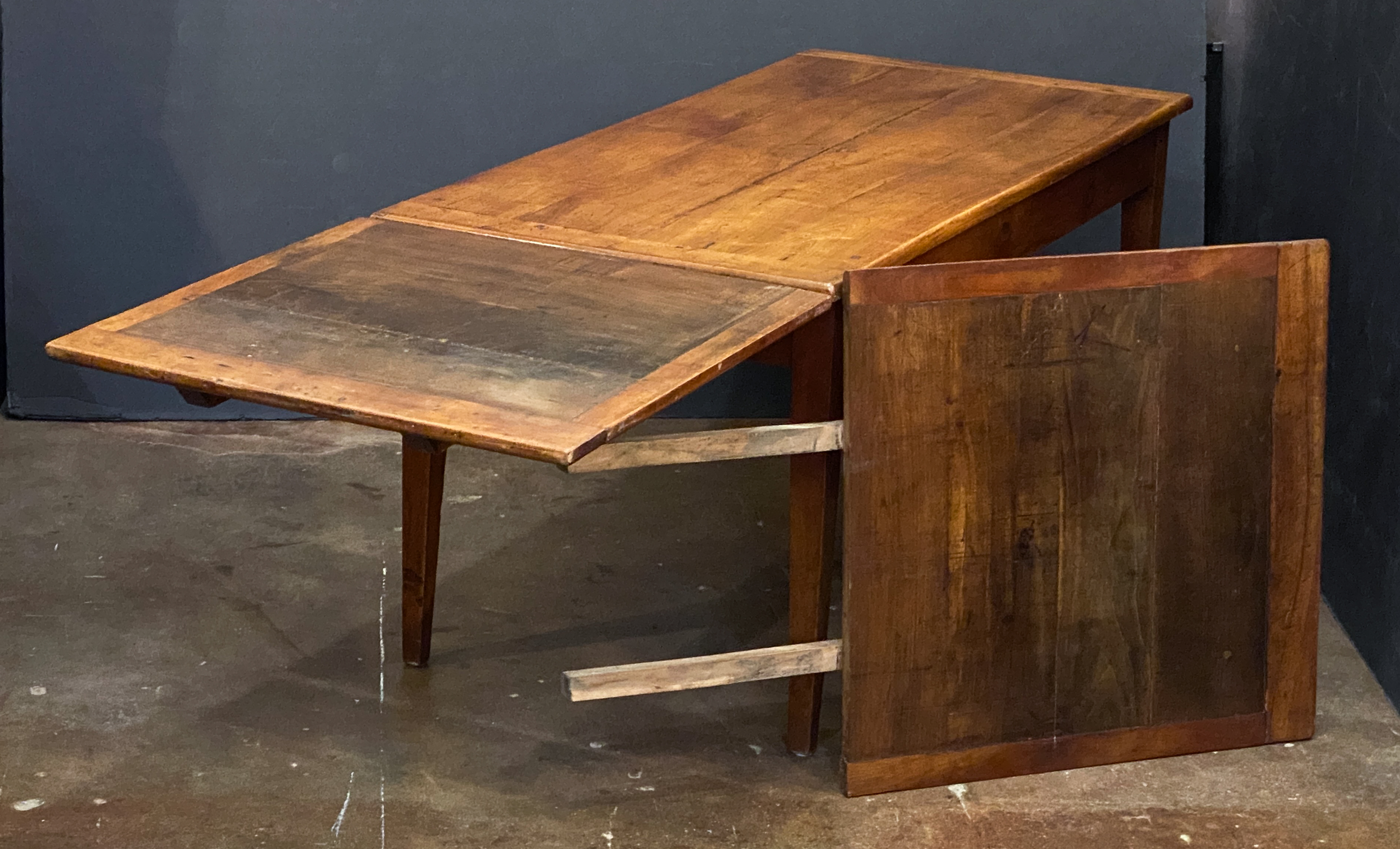 dd766_dinner_table_02