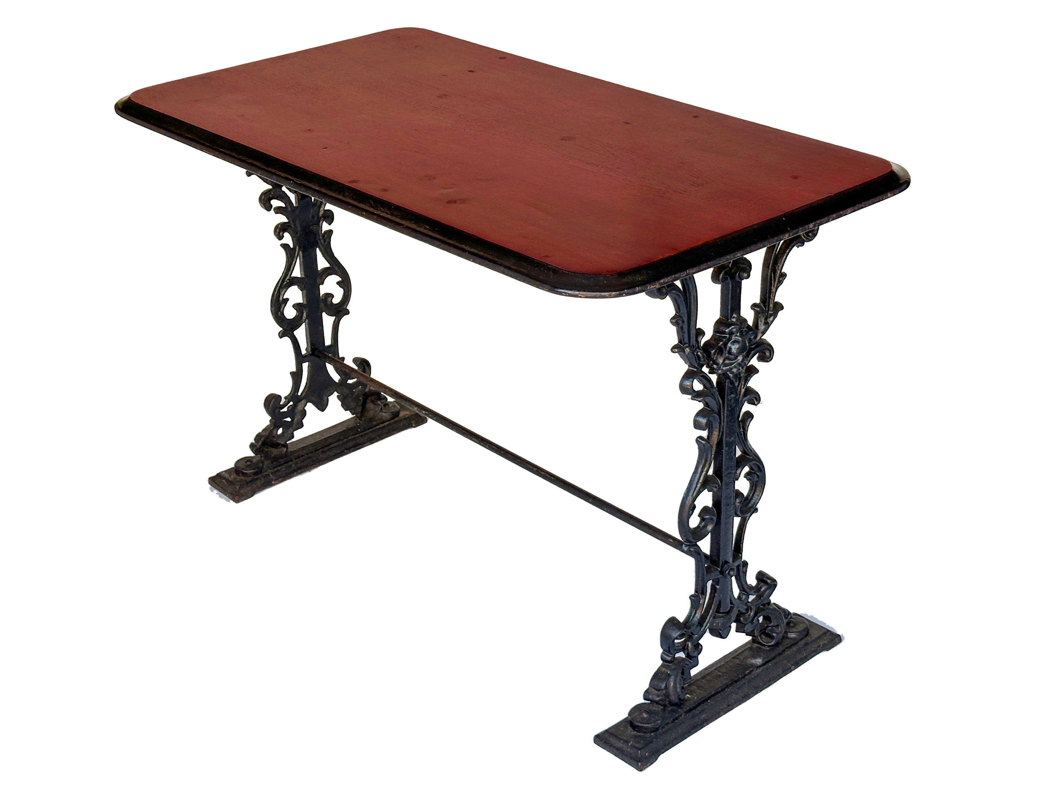 ee006_bar-pub_table_2