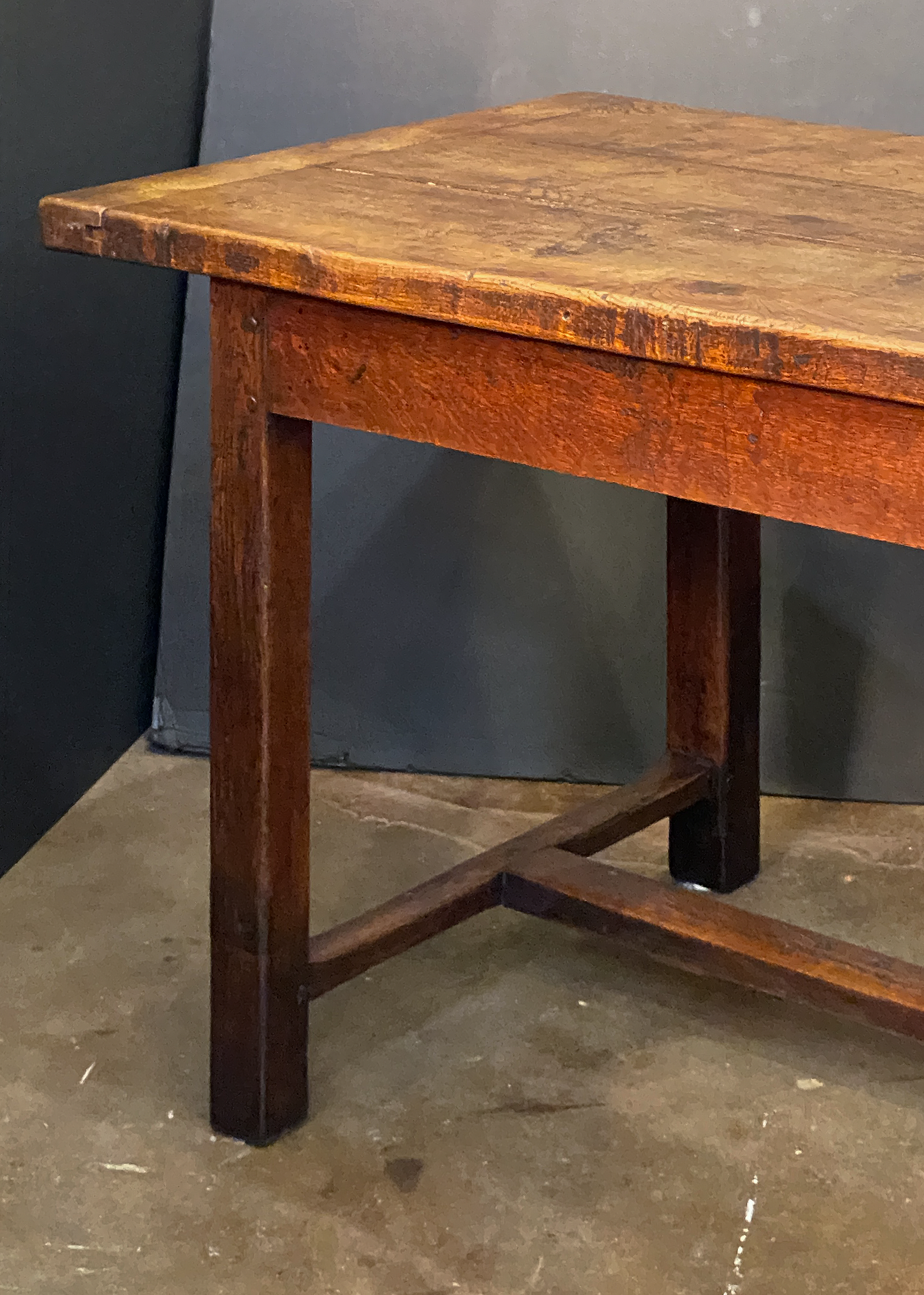 ee014_rectangular_table_04