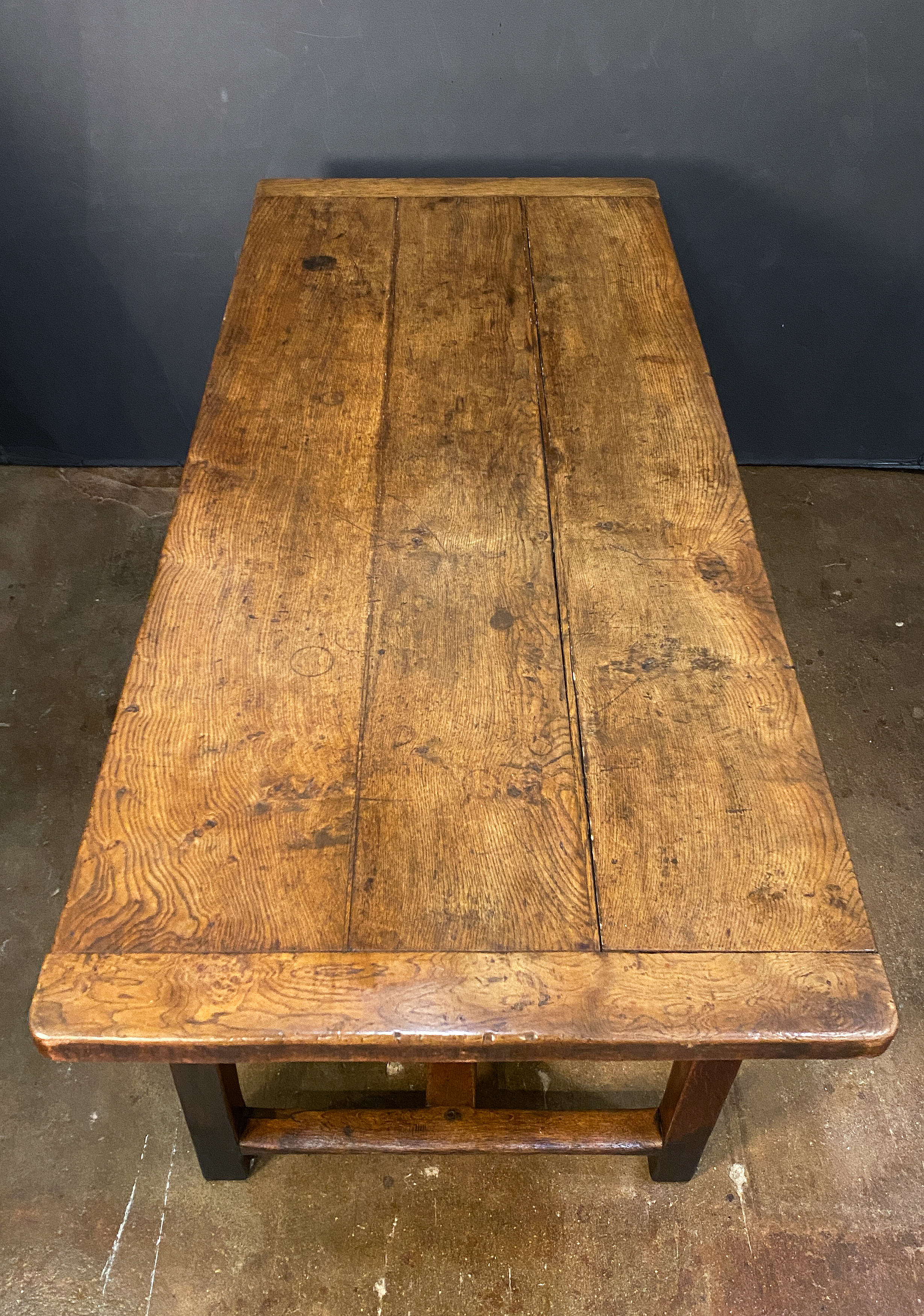 ee014_rectangular_table_08