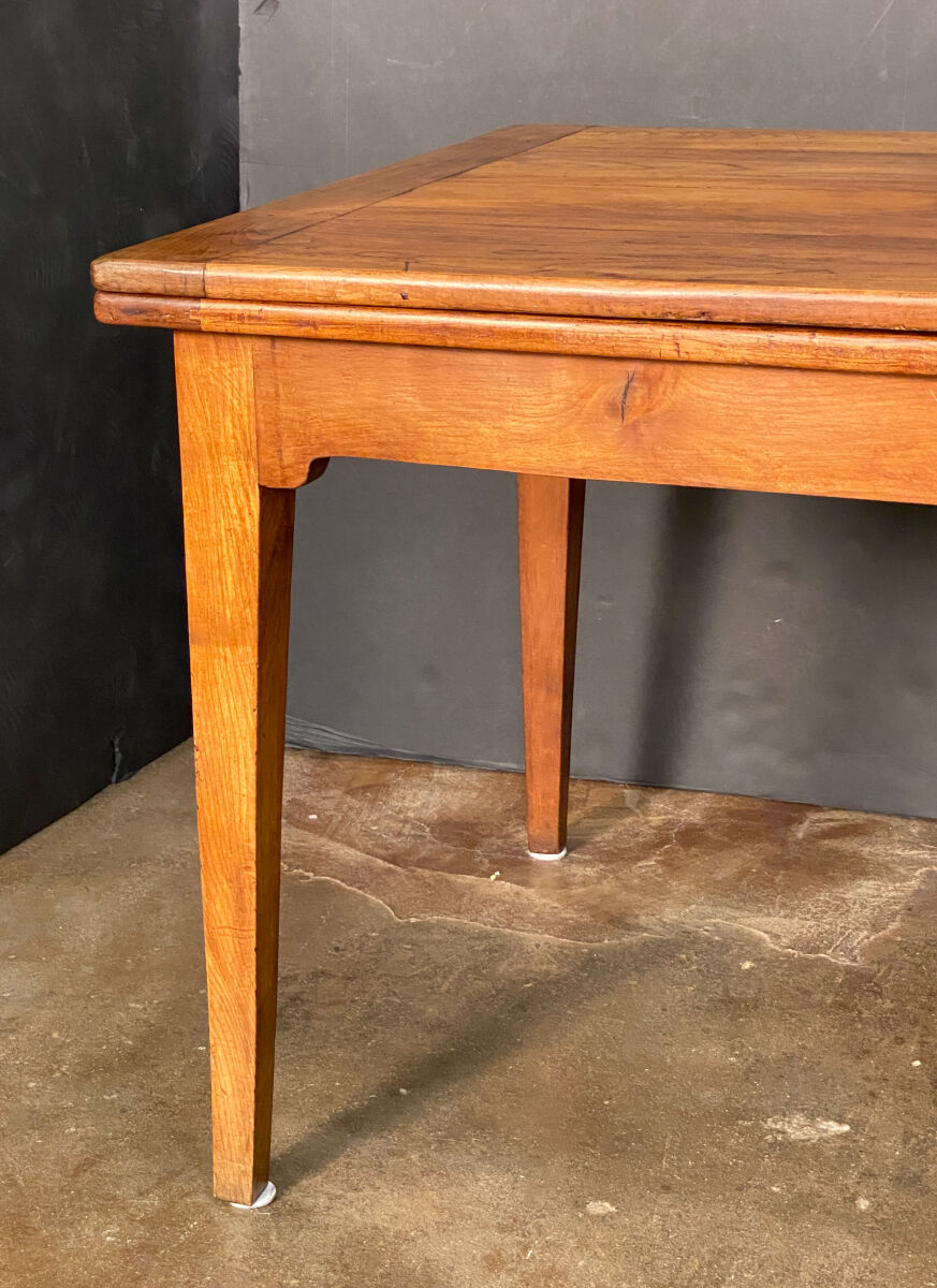 ee045_cherry_farm_table_03