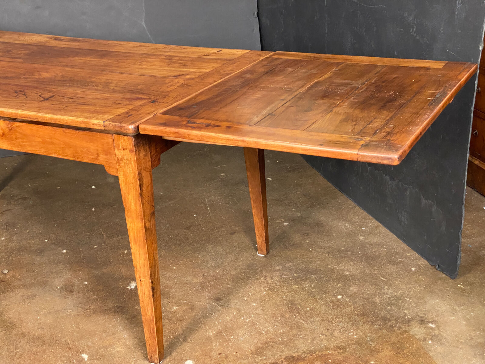 ee045_cherry_farm_table_09