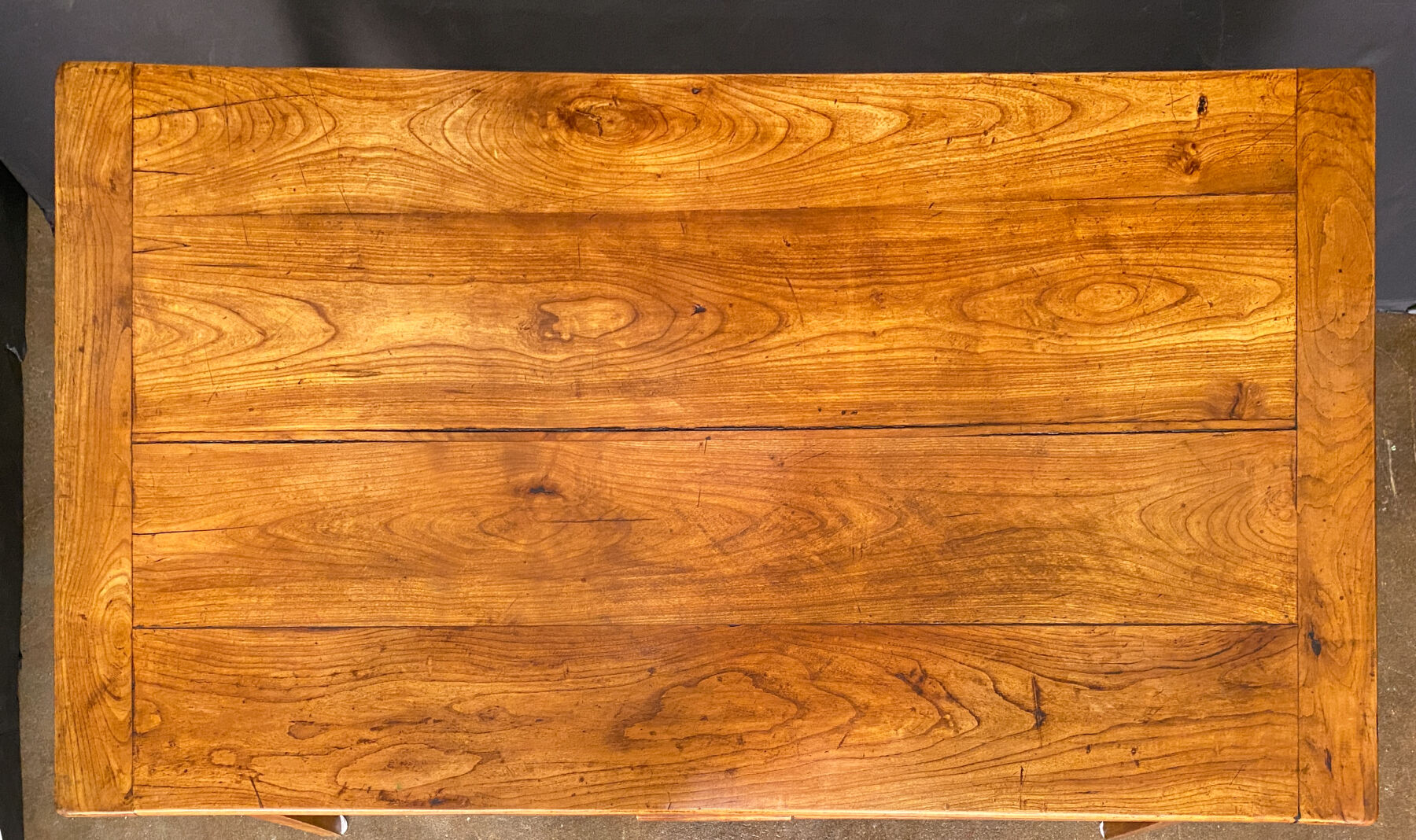 ee045_cherry_farm_table_12