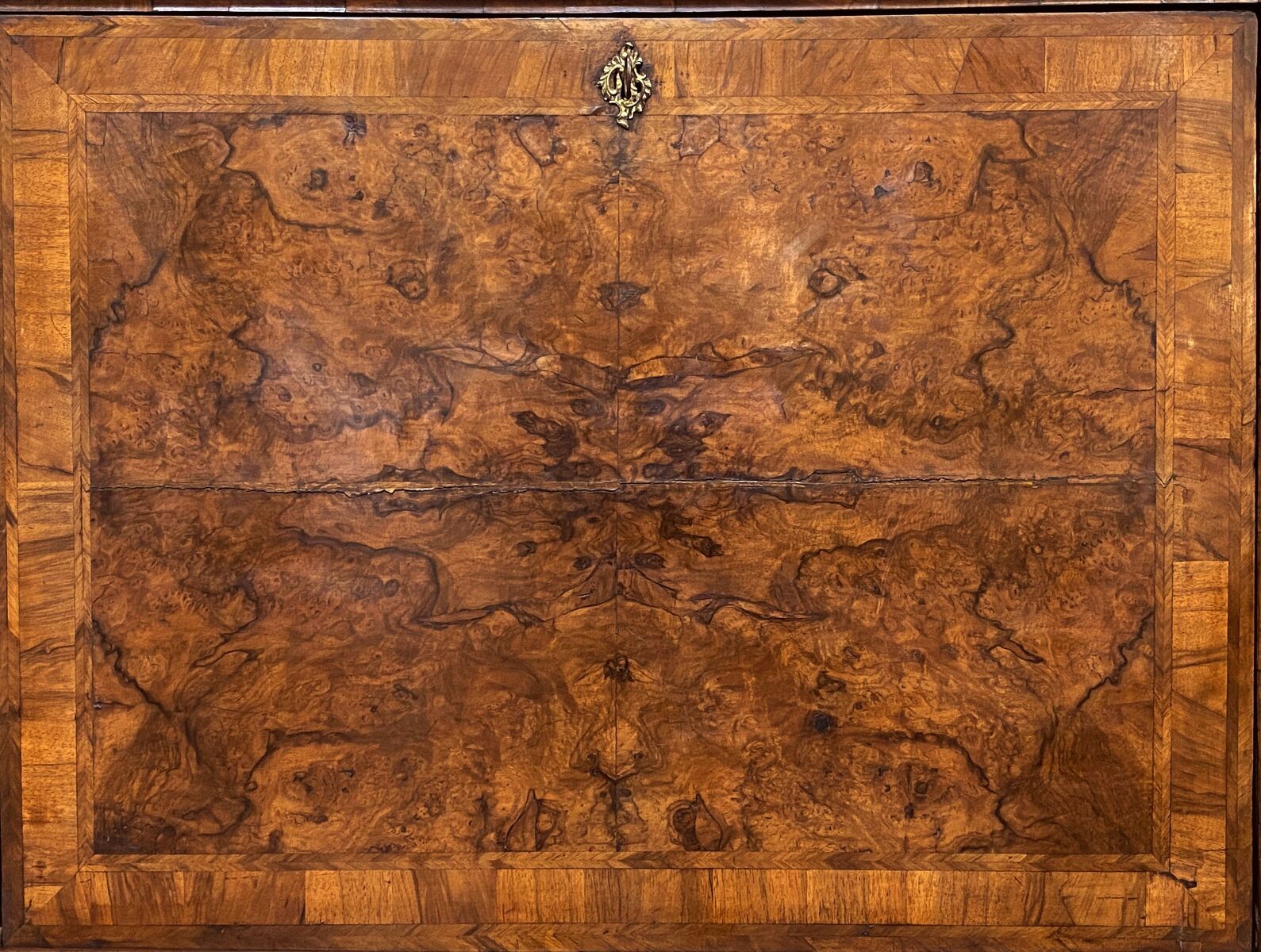 ee065_large_secretary_24_copy