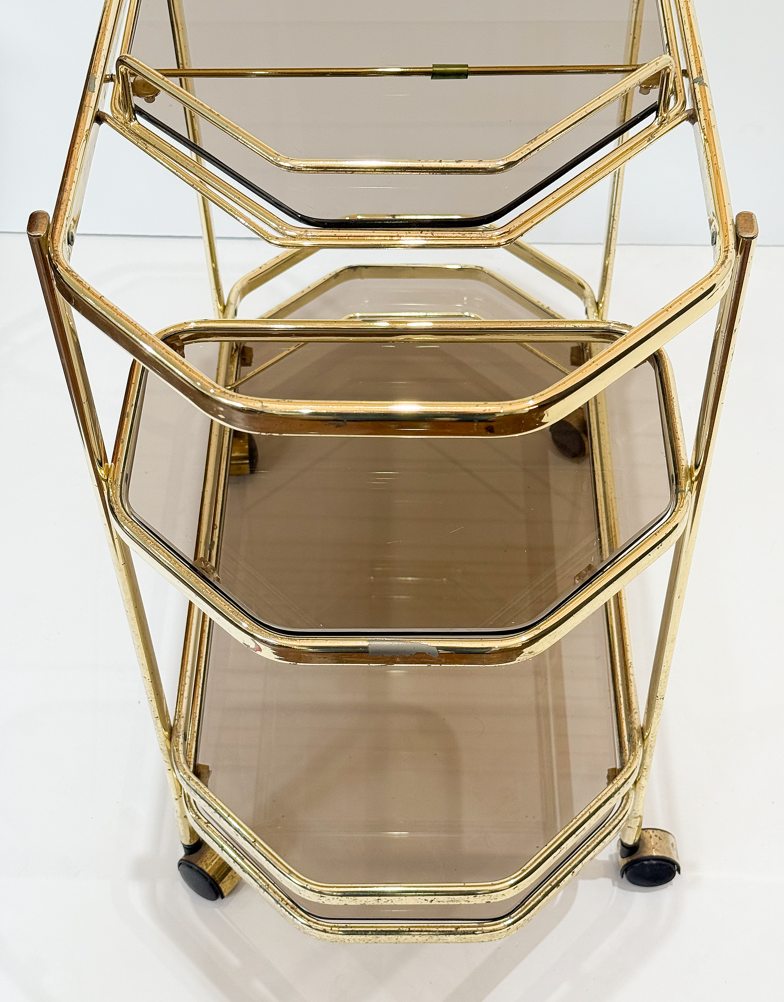 ee213_octagonal_drinks_cart_09_533789368
