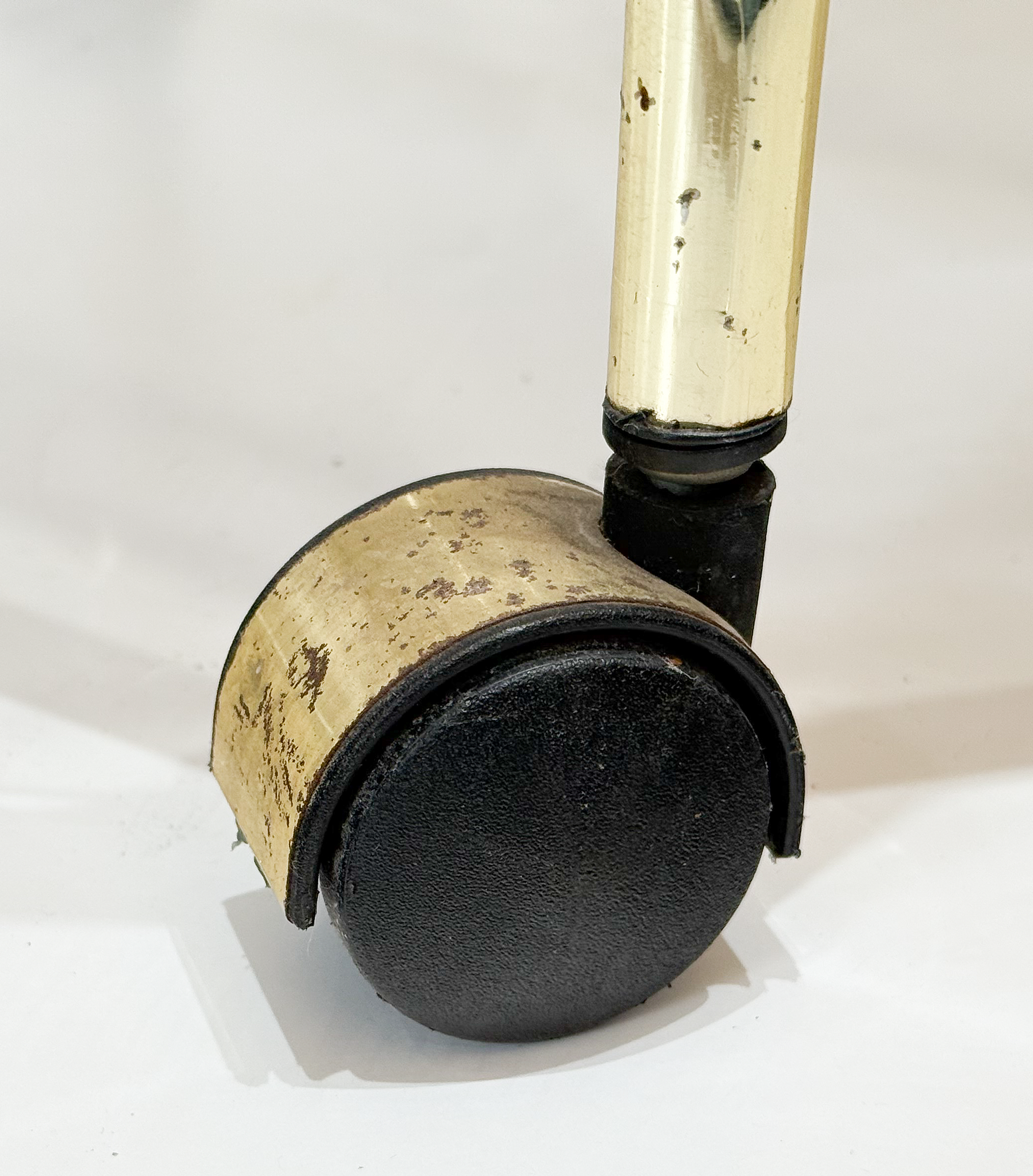 ee213_octagonal_drinks_cart_11_1217851075