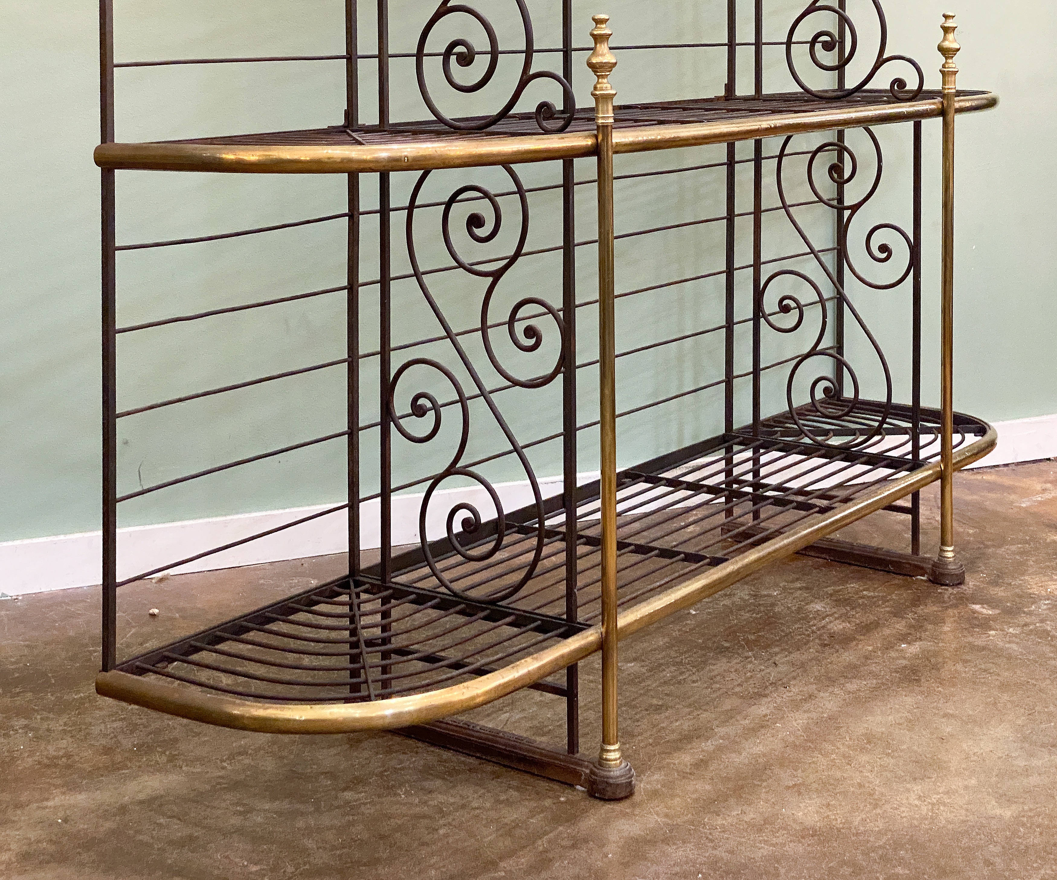 ee214_bakers_rack_71