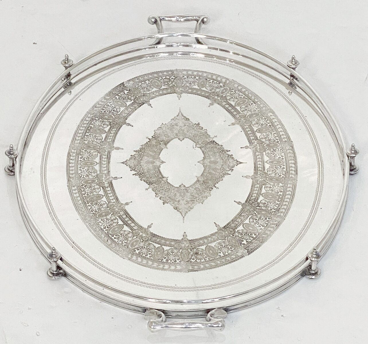 ee588_large_oval_gallery_tray_15_copy