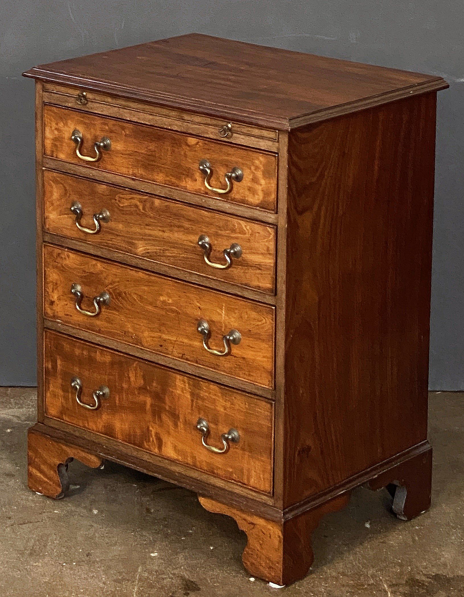 ee650_pair_of_bachelor_chests_54_copy