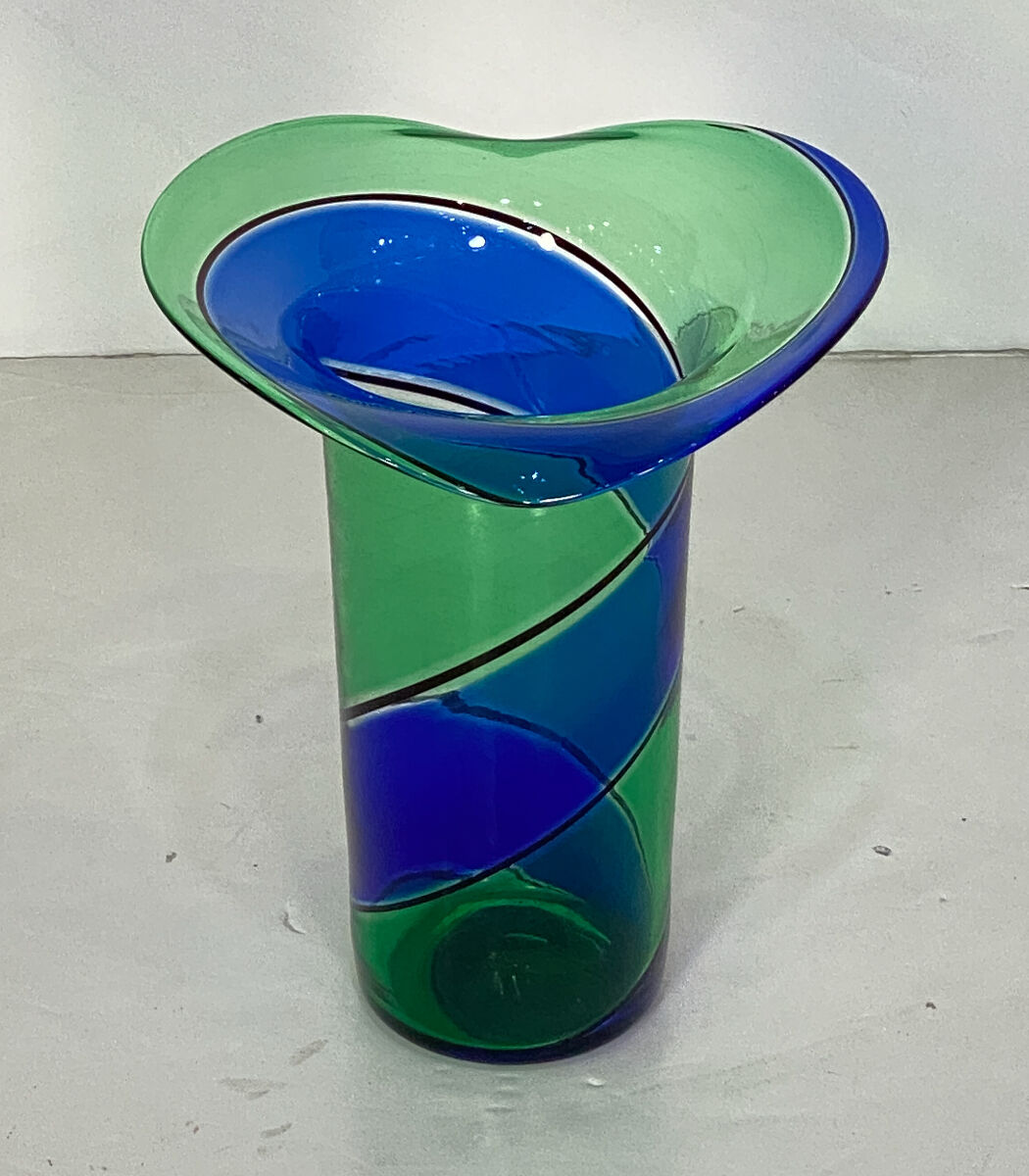 ee756_blue_green_vase_03