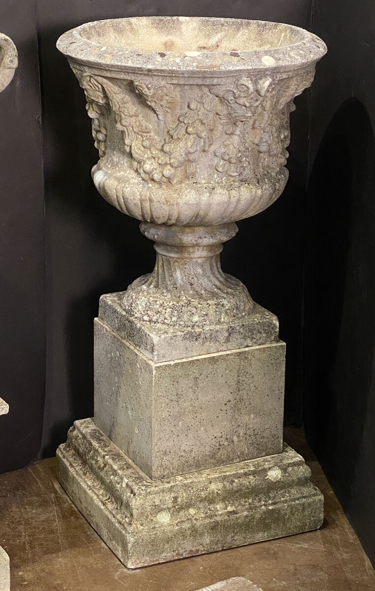 ff022_reconstituted_stone_campana_urn_on_pedestal__16_l_e_a_d