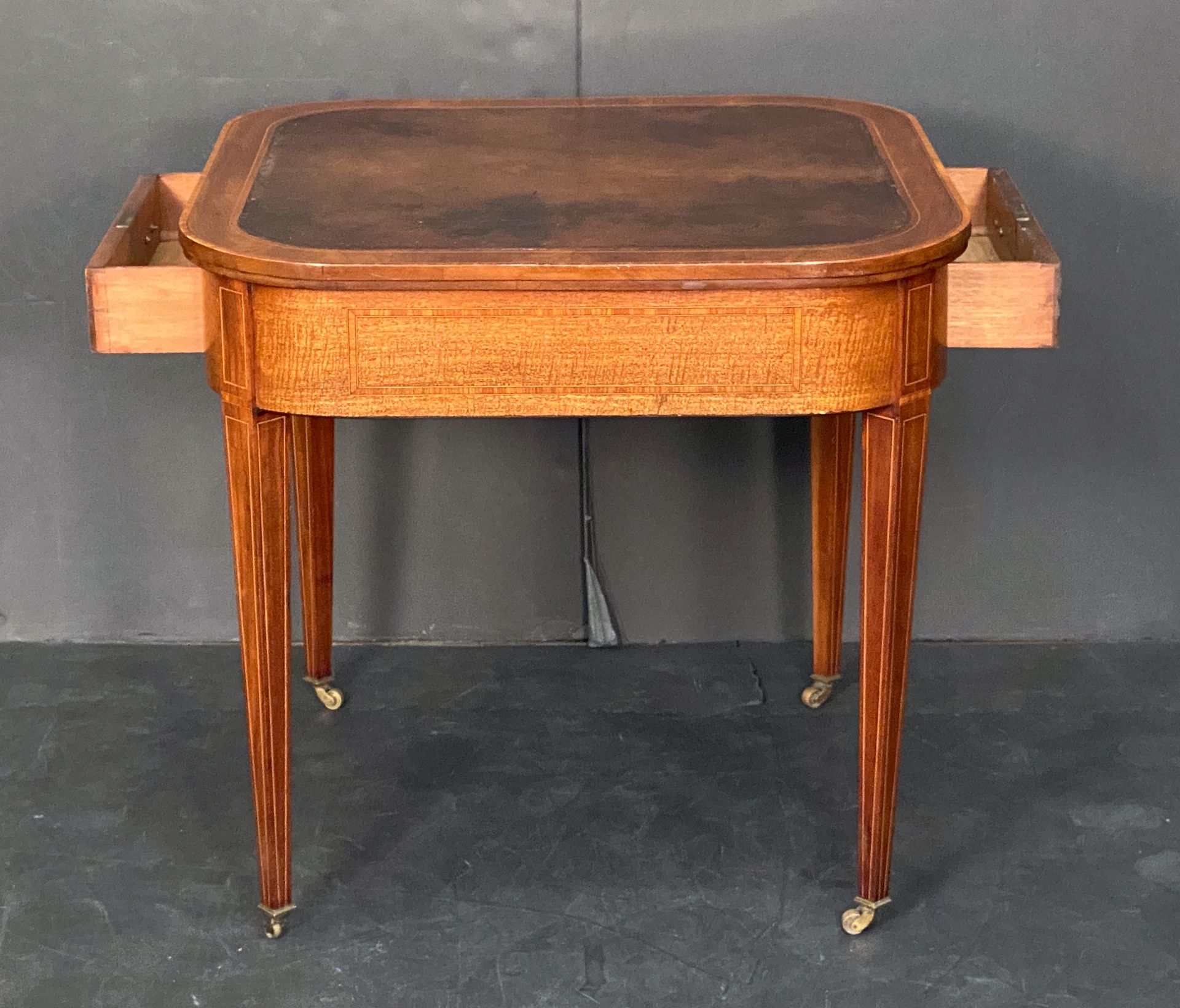 ff028_-_english_desk_with_leather_top_23