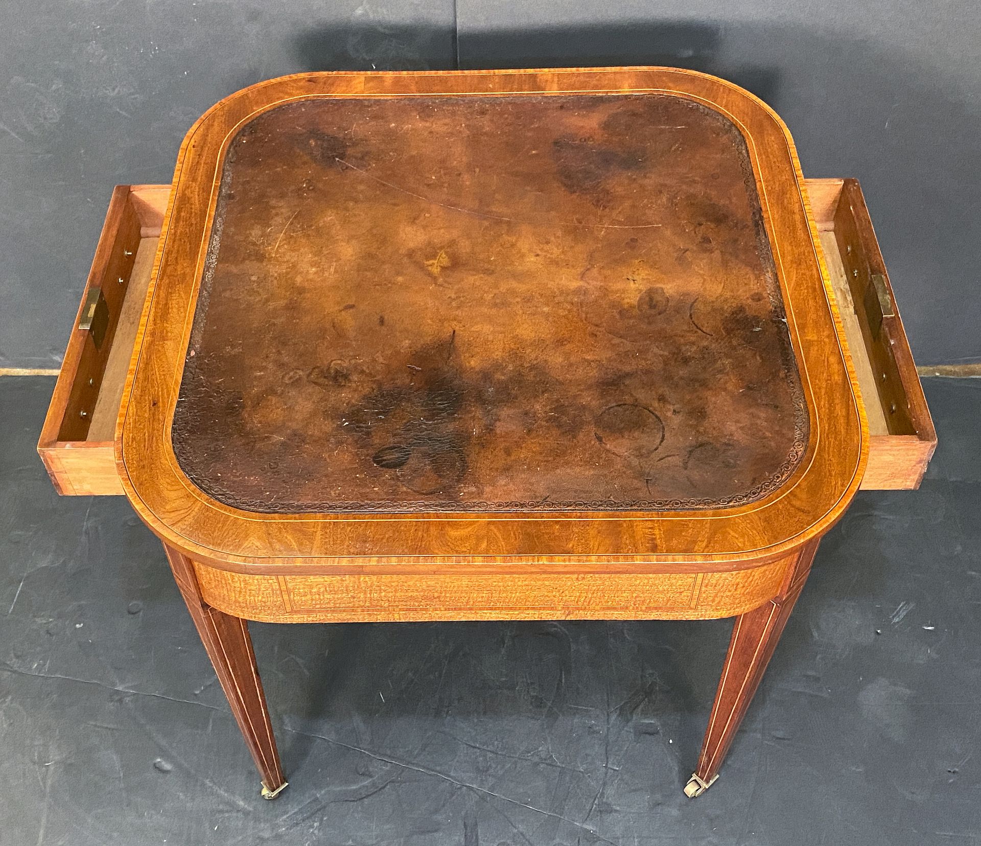 ff028_-_english_desk_with_leather_top_49