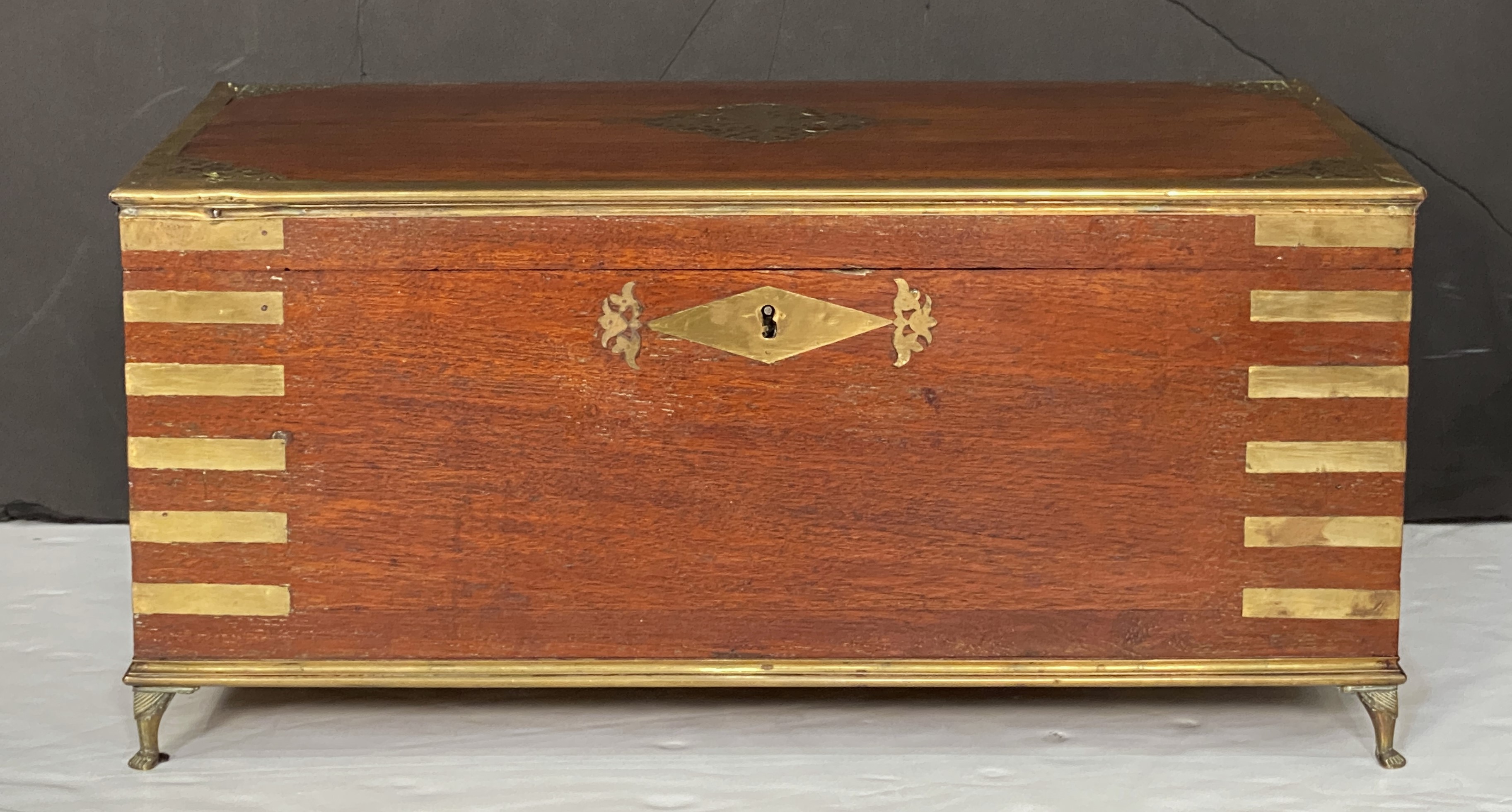 ff148_mahogany_campaige_trunk_1