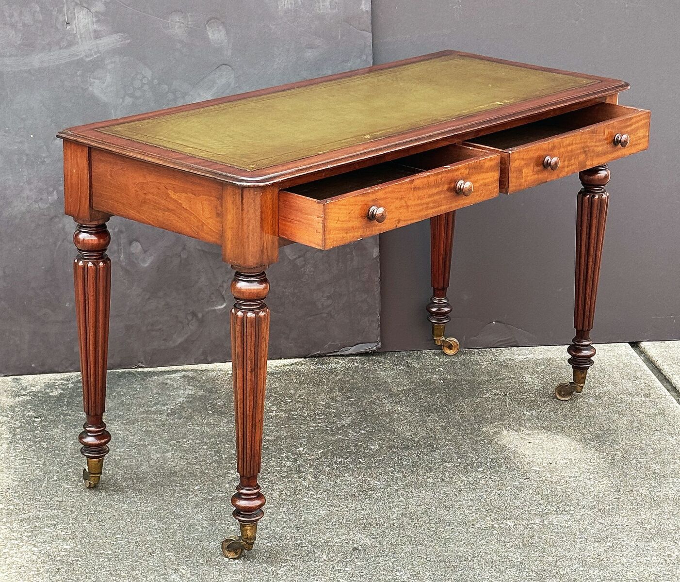 ff203_regency_writing_table_with_green_leather_top_21