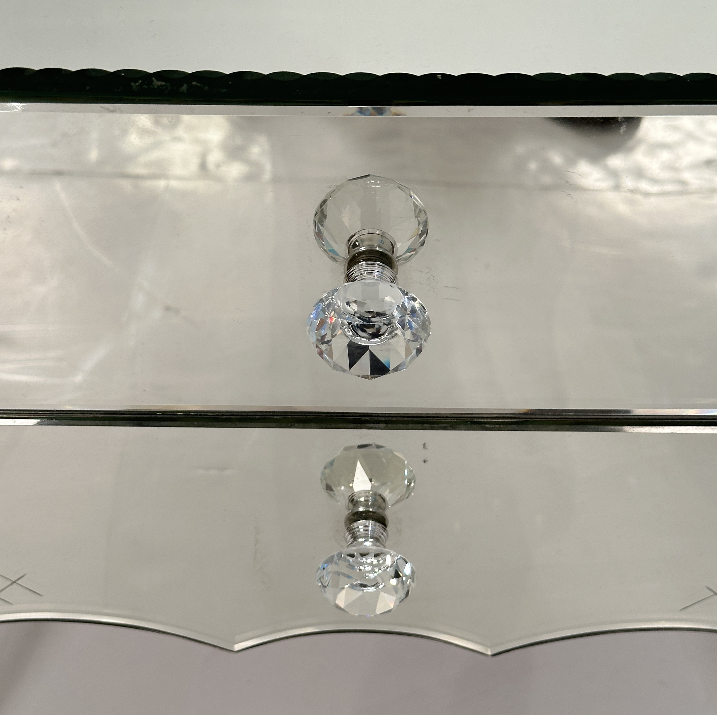 ff505_mirrored_cabinet_5
