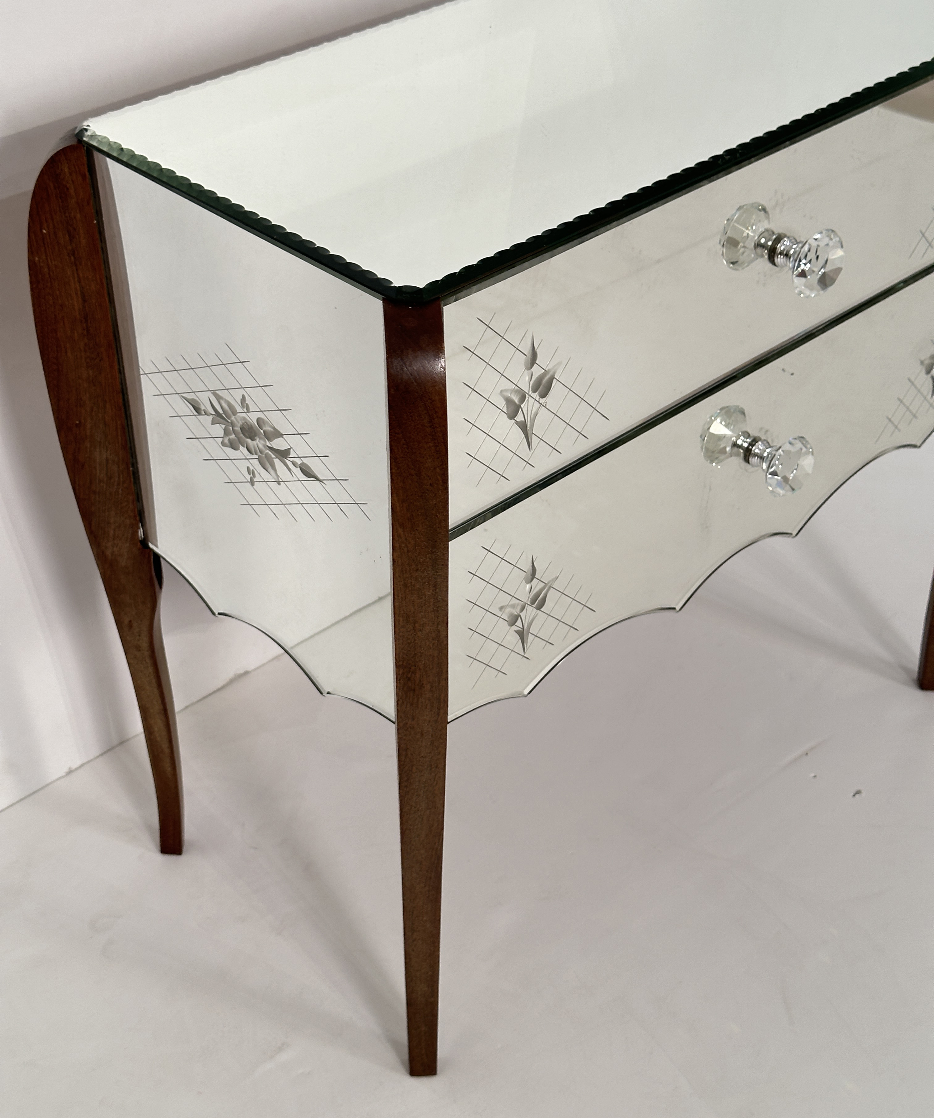ff505_mirrored_cabinet_6