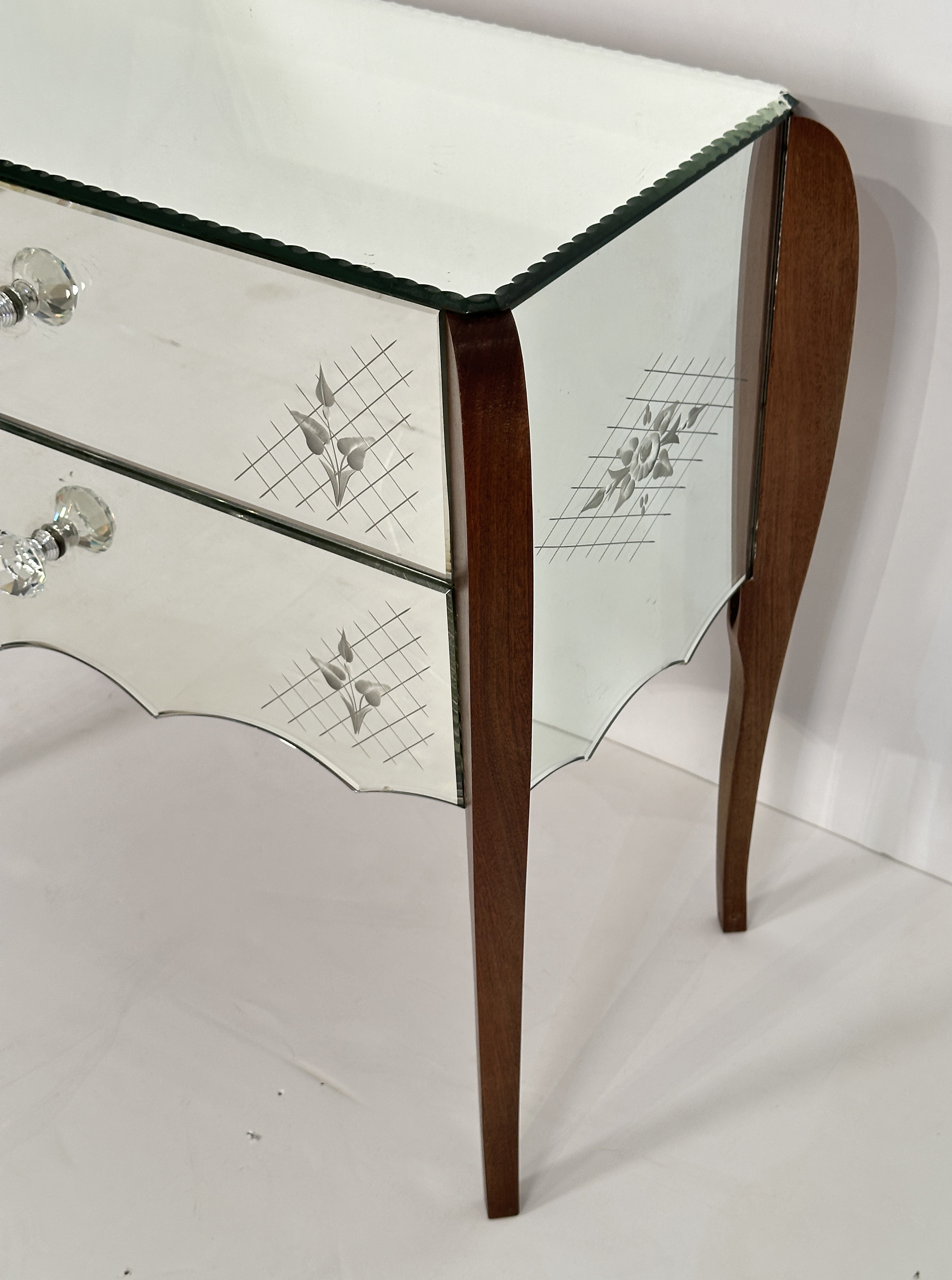 ff505_mirrored_cabinet_7