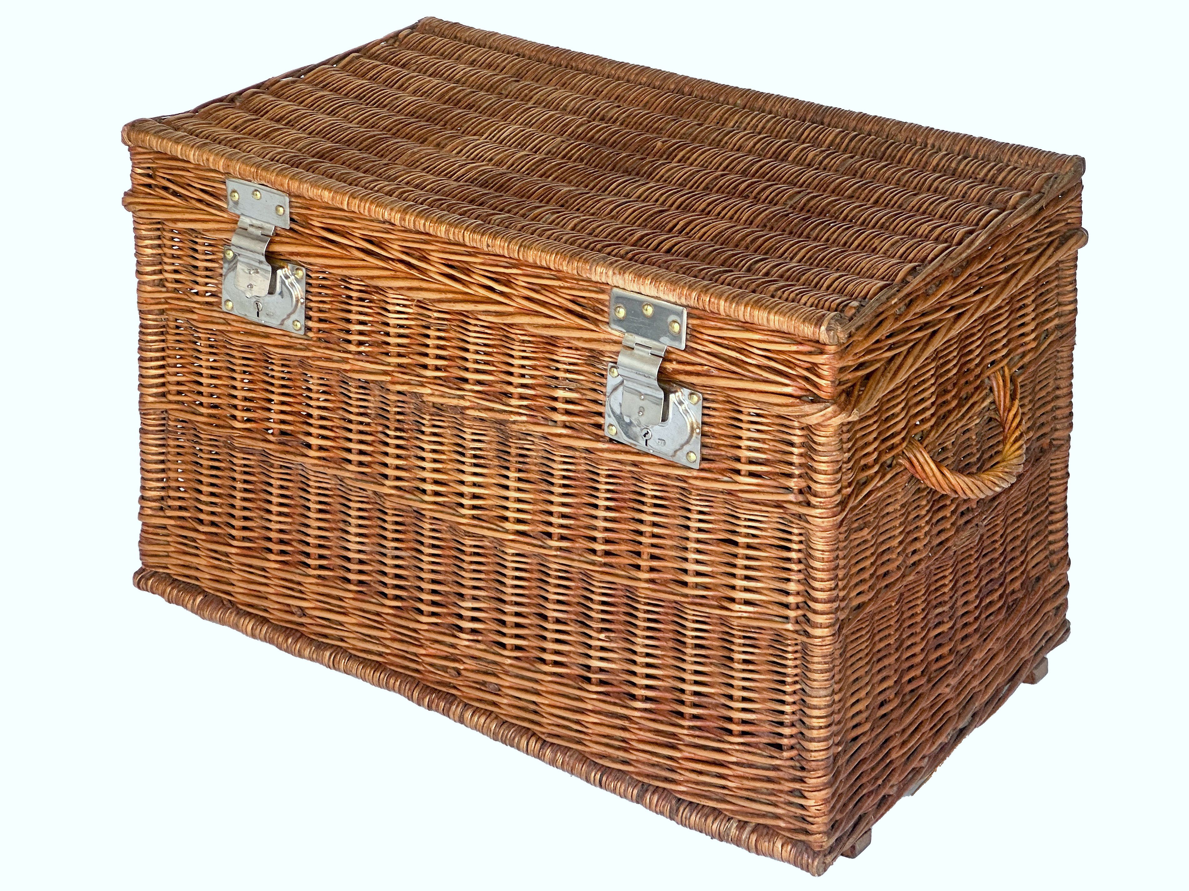 ff559_wicker_hamper_2_post